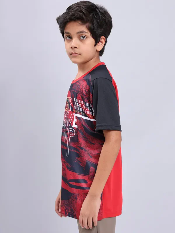 Boys Printed Slim Fit Crew Neck T-shirt with TECHNOLITE - Image 4