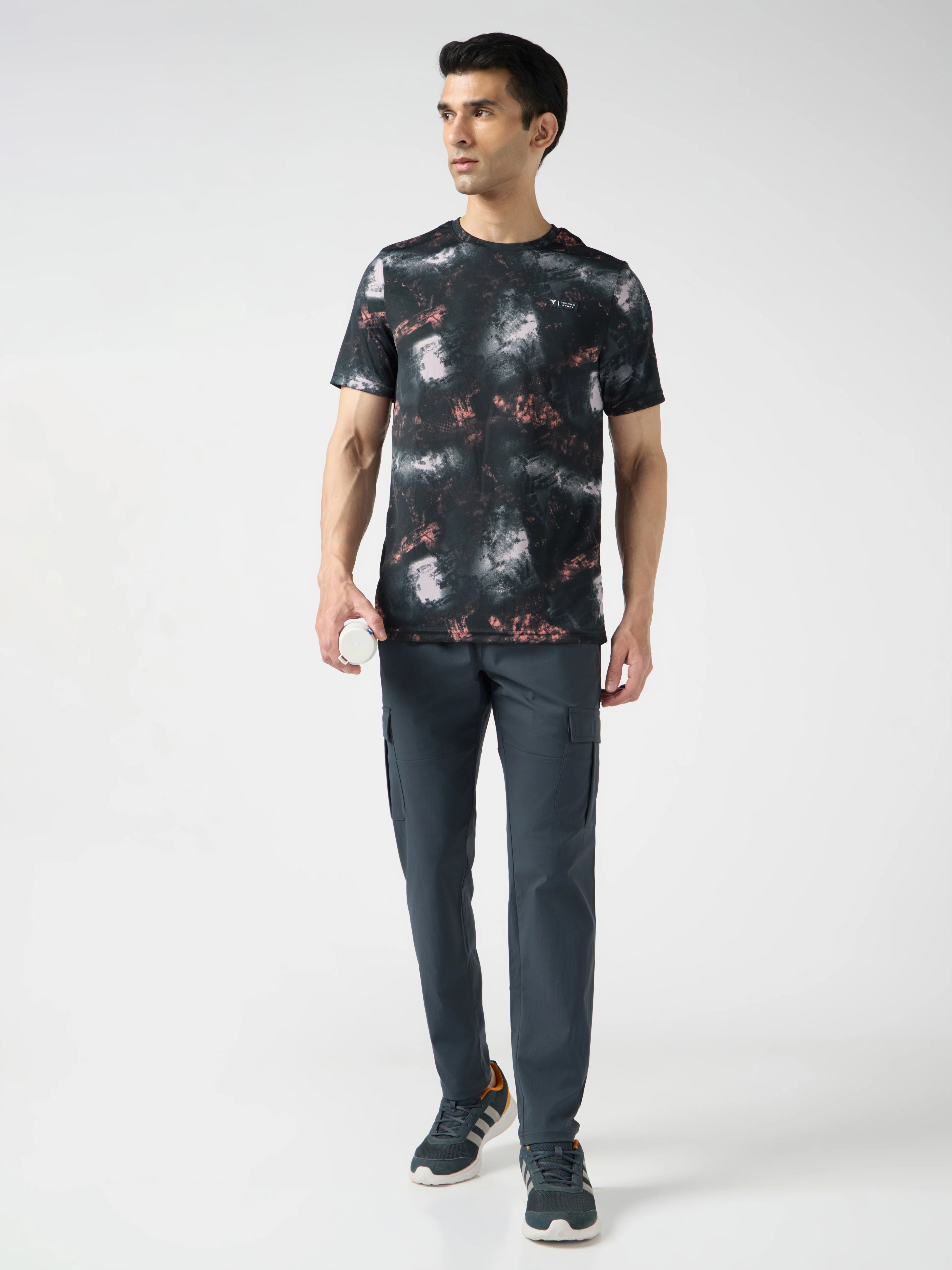 Men Abstract Print Slim Fit Crew Neck T-shirt with TECHNO COOL+ - Image 5