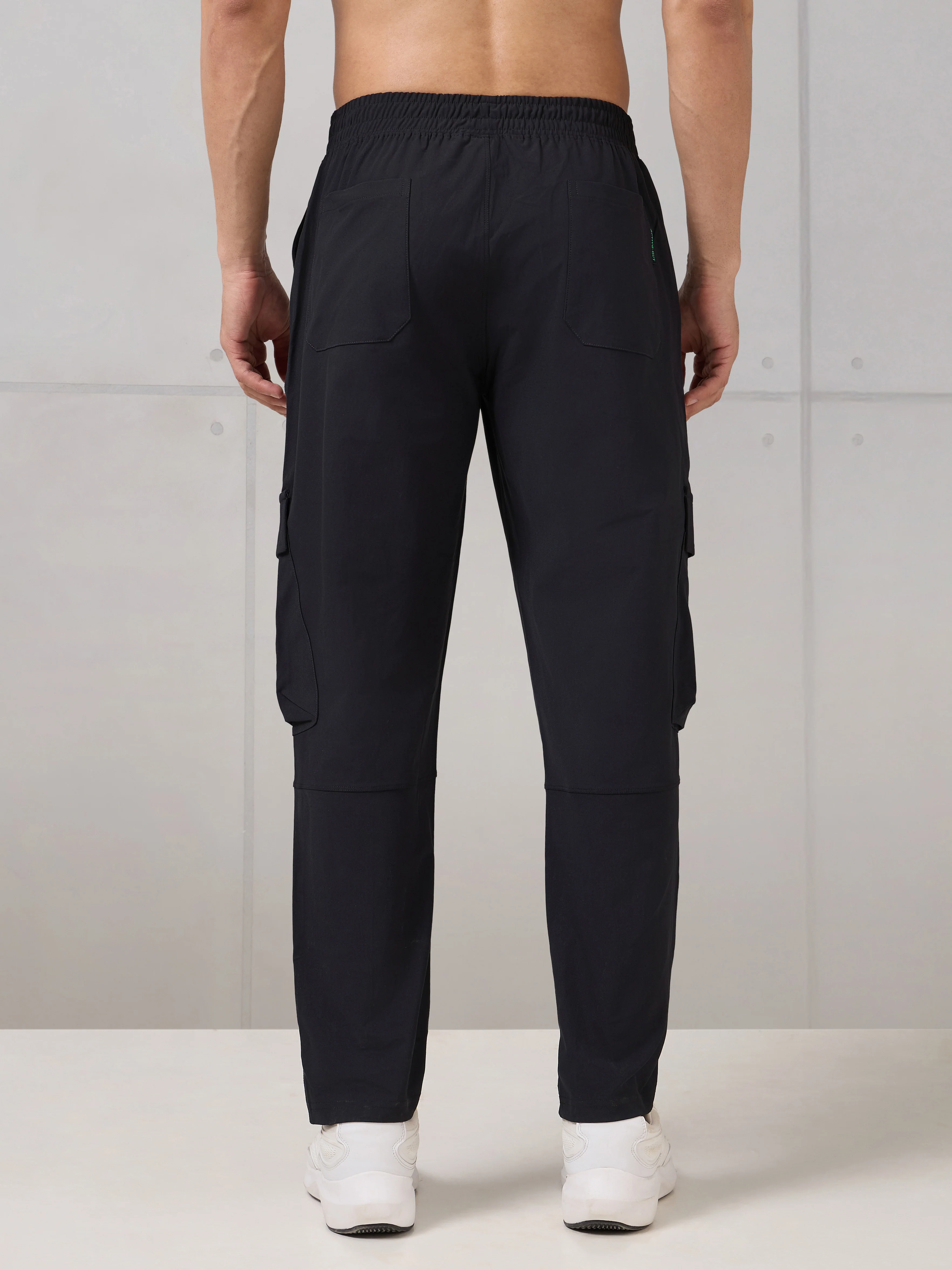 Men Active Out Cargo Trackpants with DURACOOL+ - Image 3