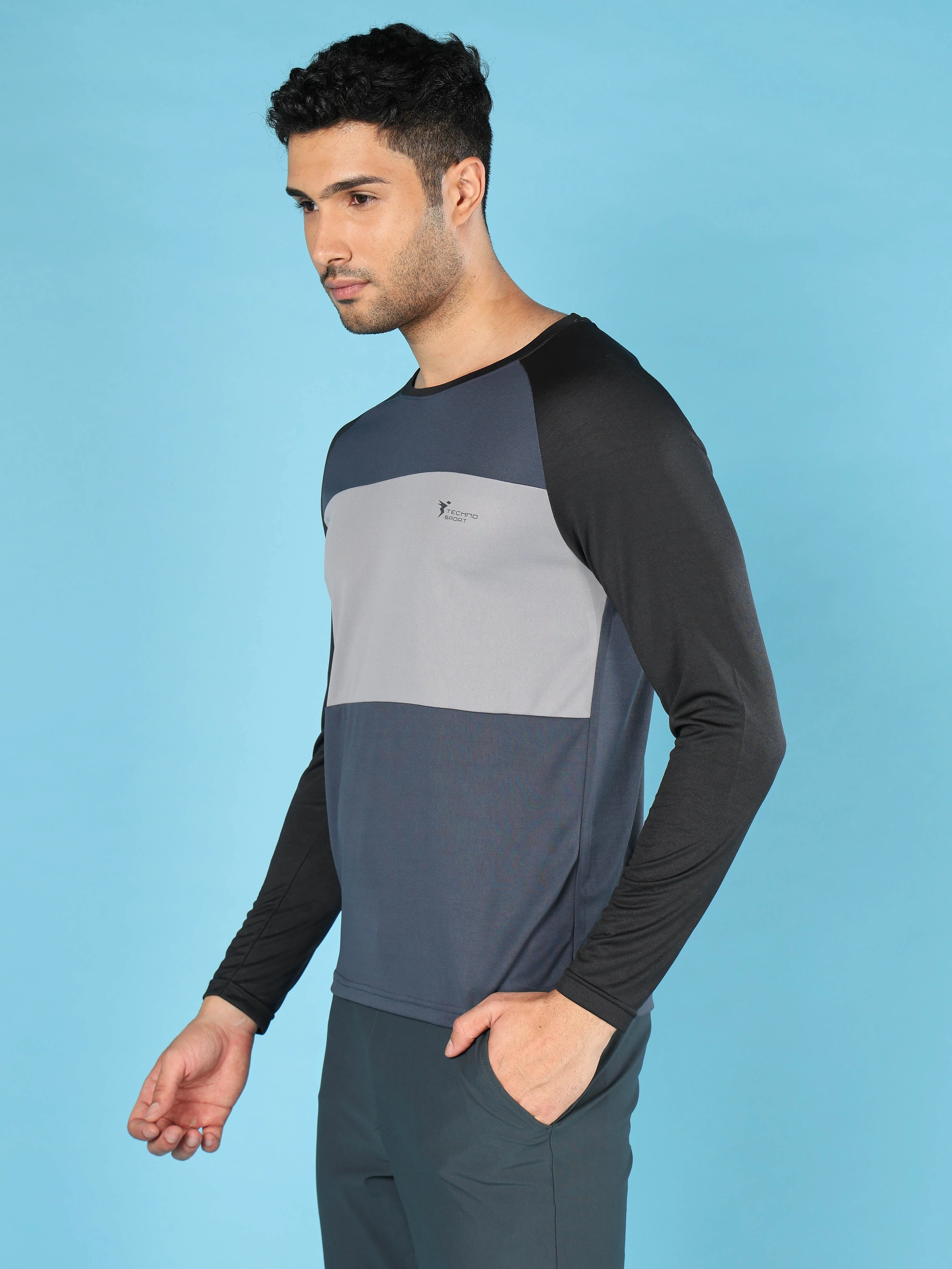 Men Colorblock Slim Fit Crew Neck T-shirt with TECHNO COOL+ - Image 4