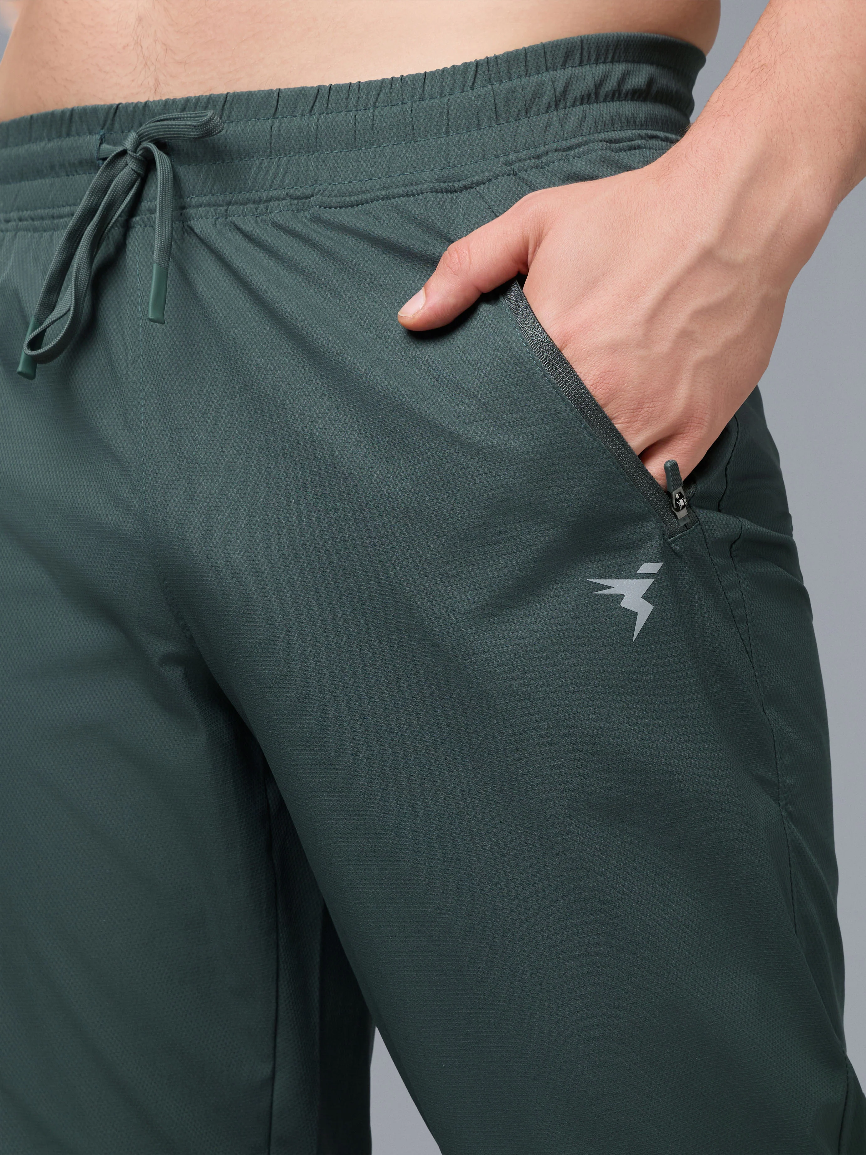 Men Colorblock Slim Fit Joggers with TECHNOLITE STRETCH - Image 4