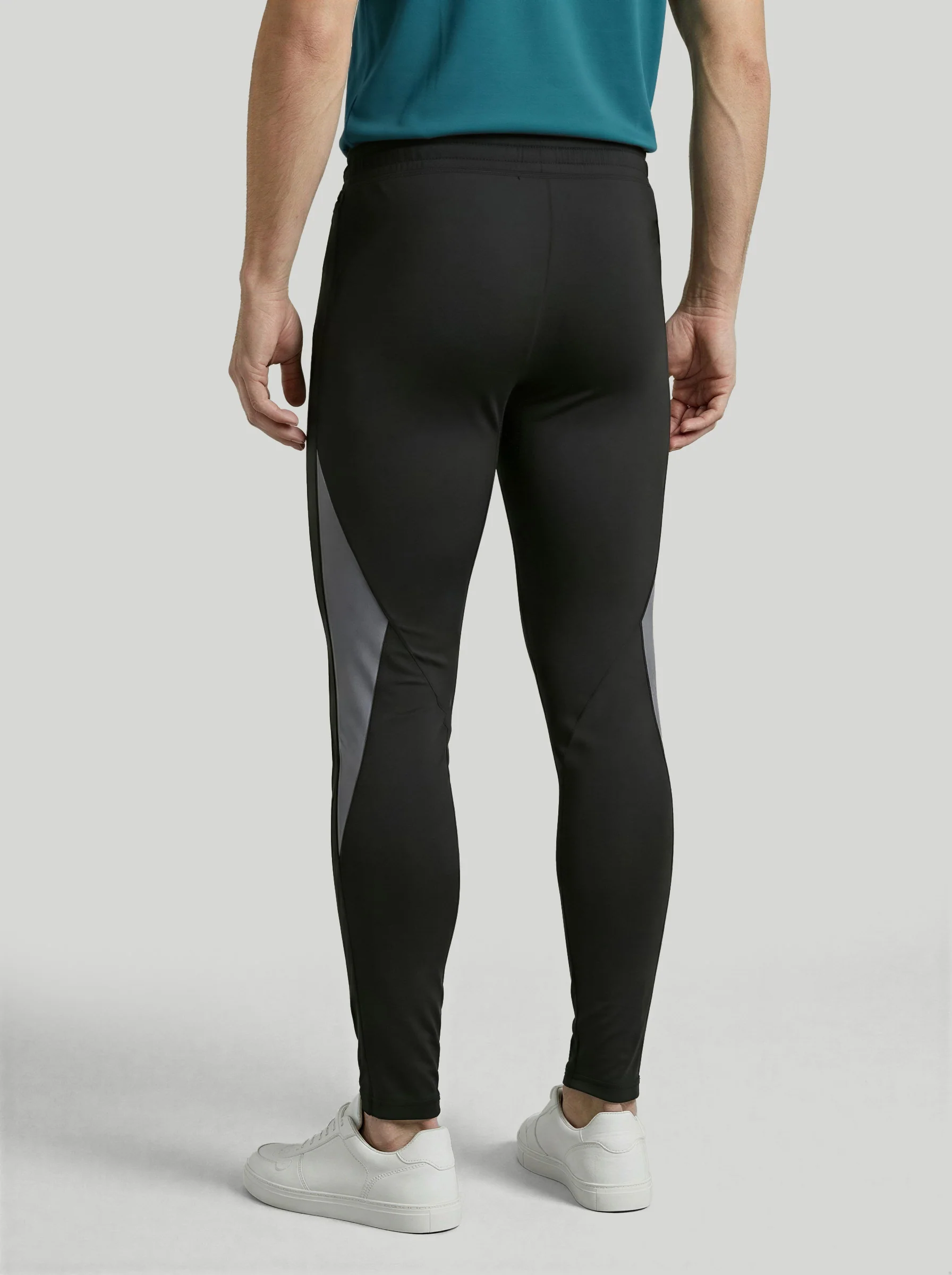 Men Colorblock Slim Fit Trackpants with TECHNO DRY - Image 3