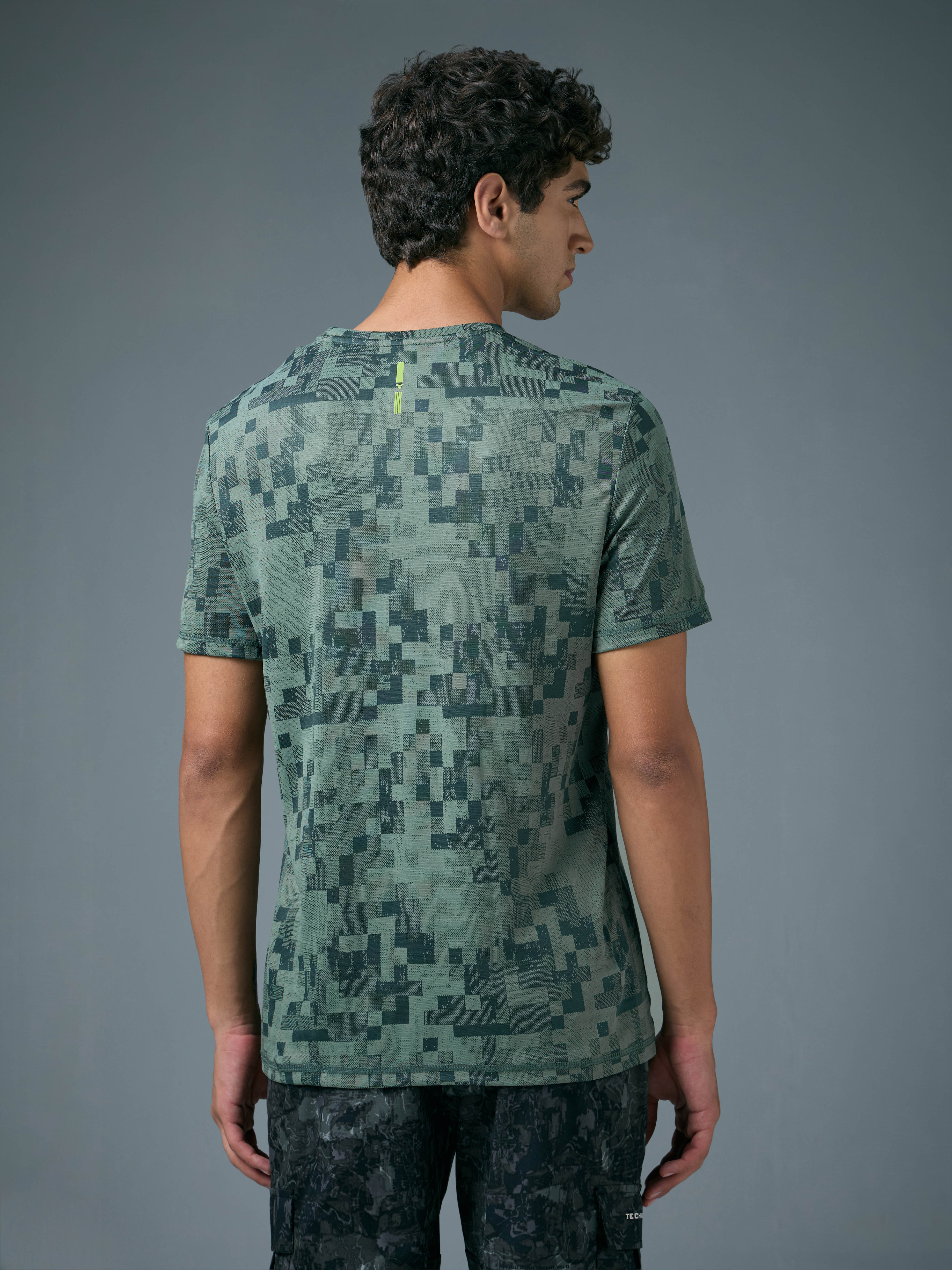 Men Jacquard Slim Fit Crew Neck T-shirt with DOUBLE COOL - Image 3