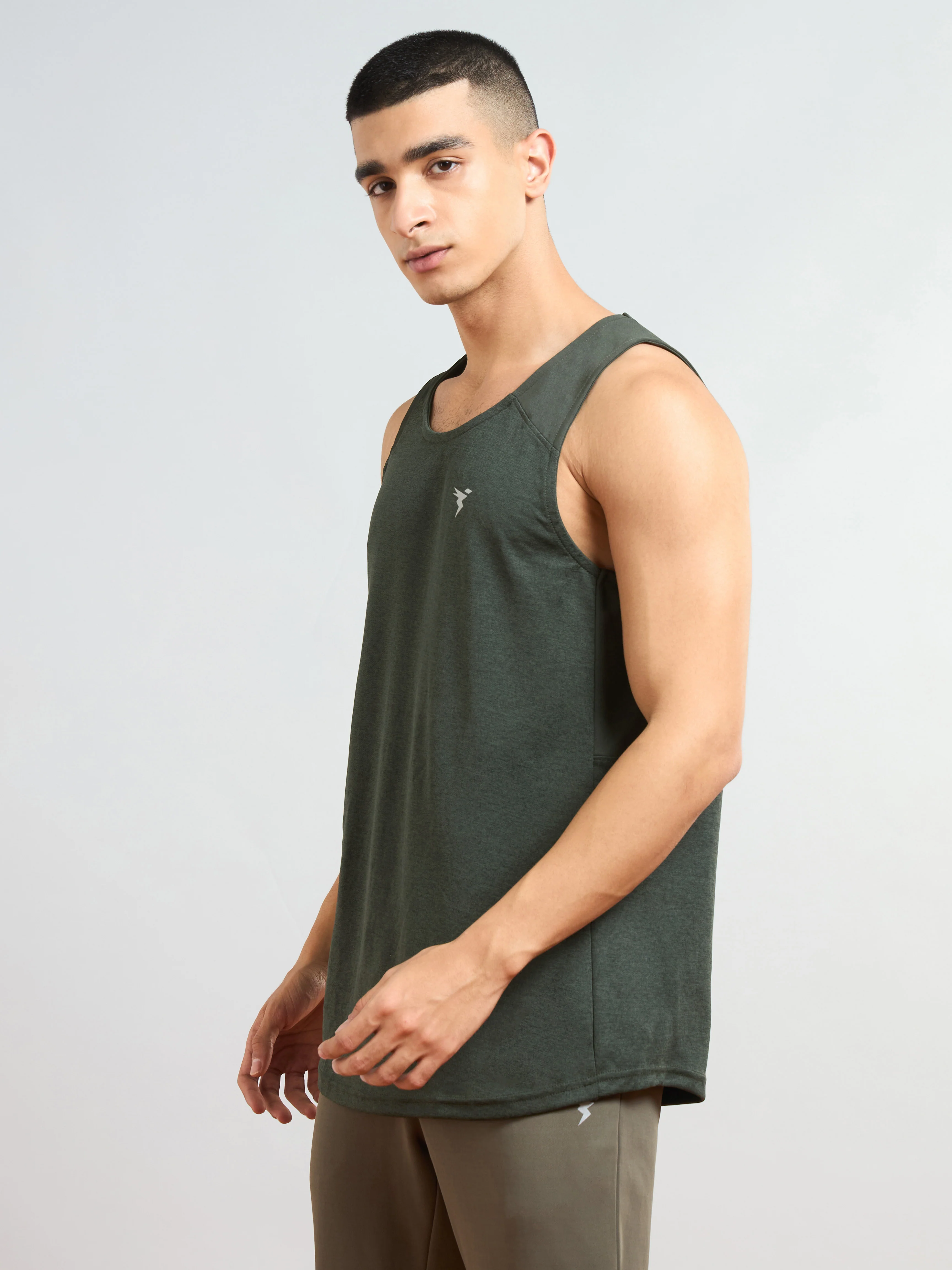 Men Melange Slim Fit Scoop Neck Innerwear Vest with TECHNO COOL+ - Image 4