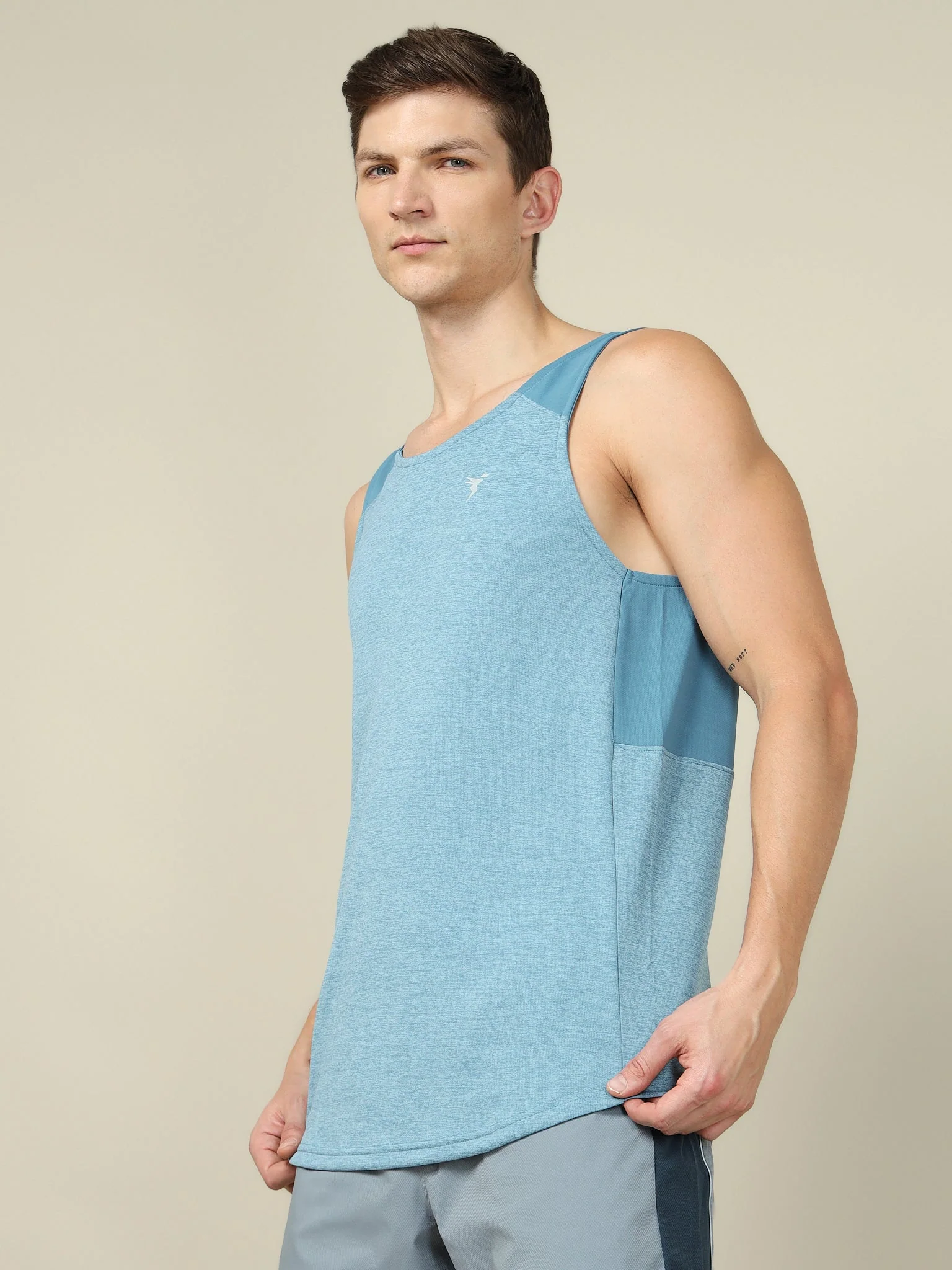 Men Melange Slim Fit Scoop Neck Innerwear Vest with TECHNO COOL+ ( Pack of 2) - Image 4