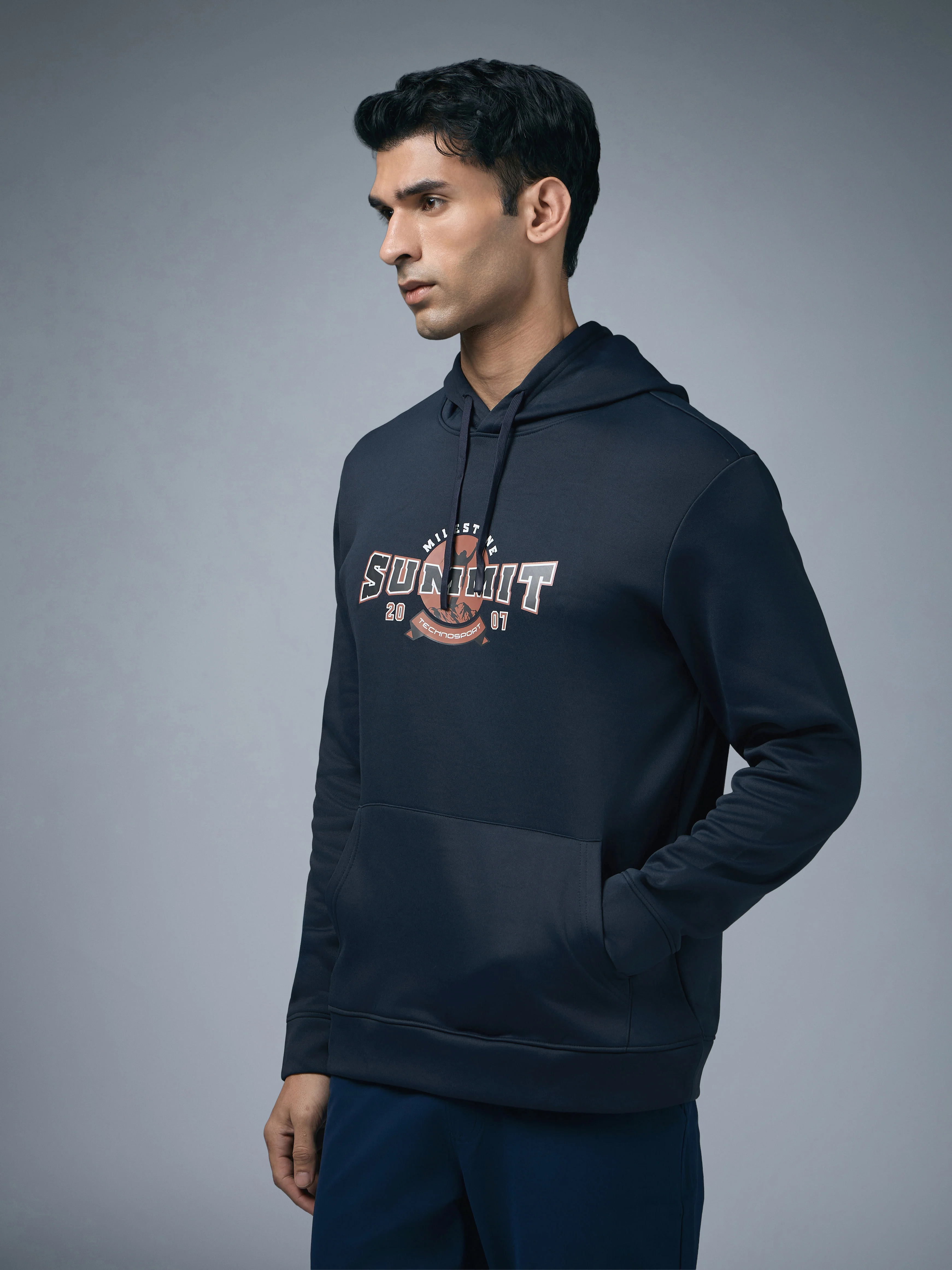 Men Printed Slim Fit Hooded Sweatshirt with TECHNOWARM+ - Image 5
