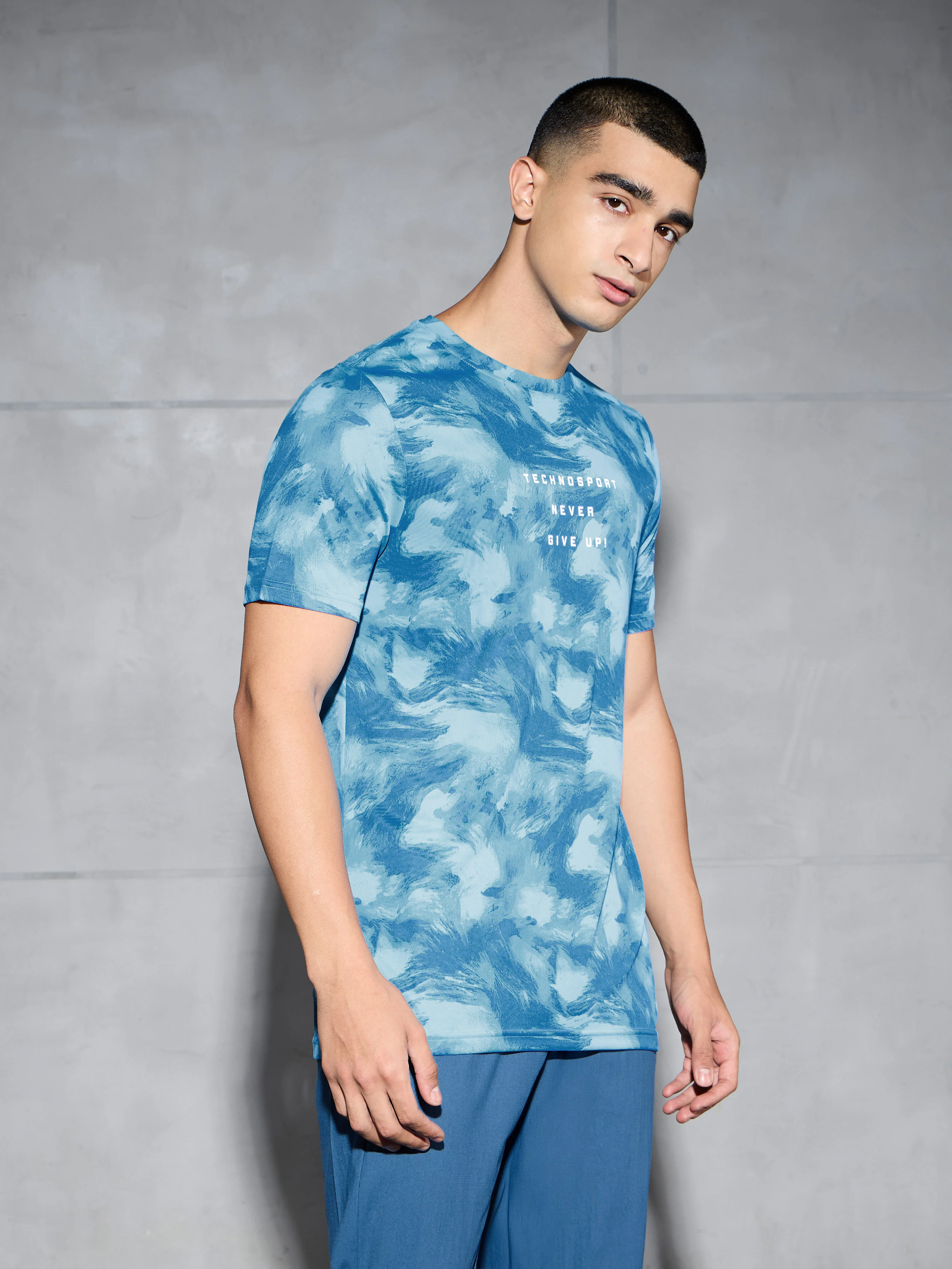 Men Printed Slim Fit Round Neck T-shirt with TECHNOCOOL+ - Image 4