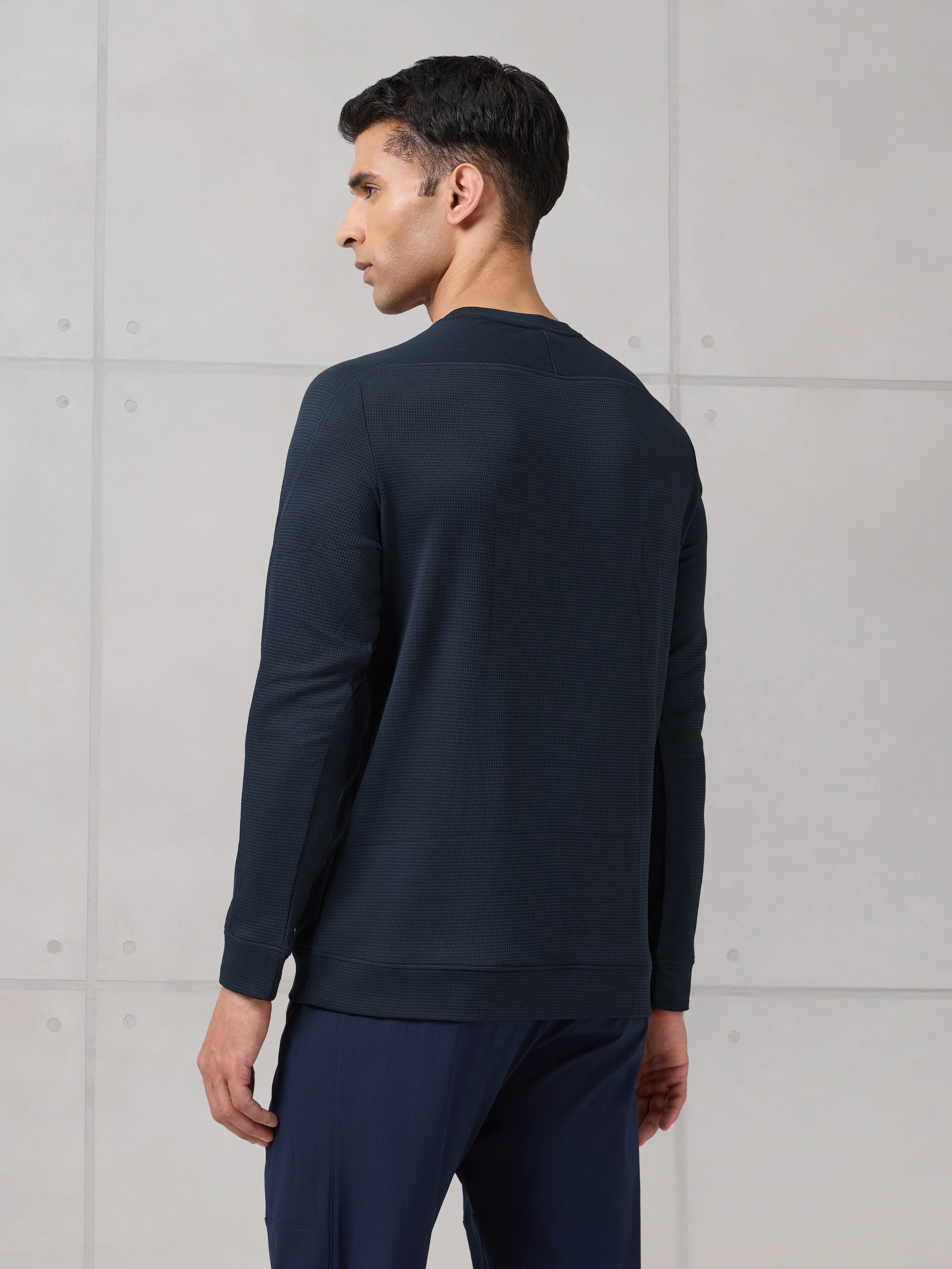 Men Round Neck Solid Active Out Slim Fit T-Shirt with TECHNOCOOL+ - Image 3