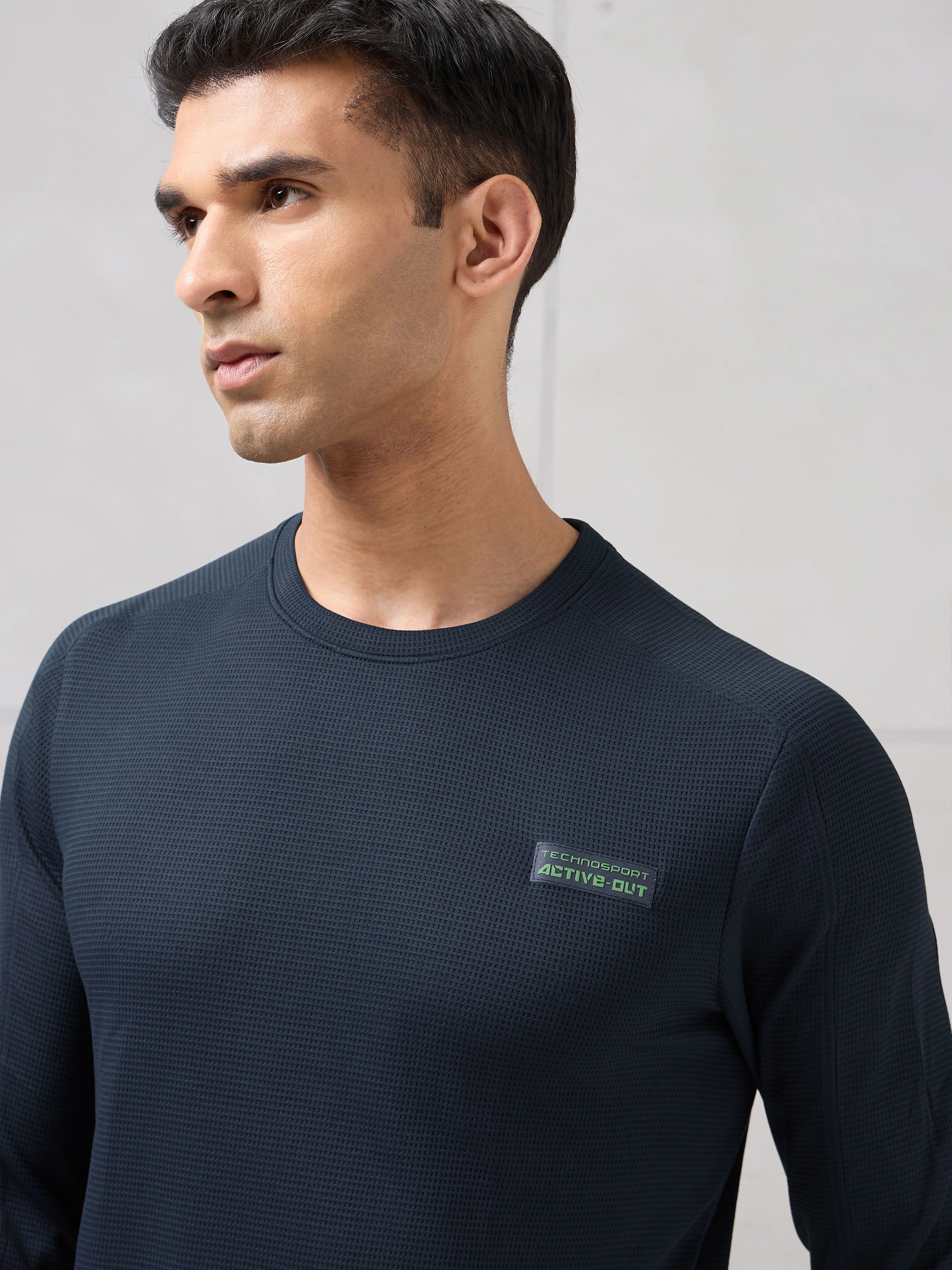 Men Round Neck Solid Active Out Slim Fit T-Shirt with TECHNOCOOL+ - Image 6