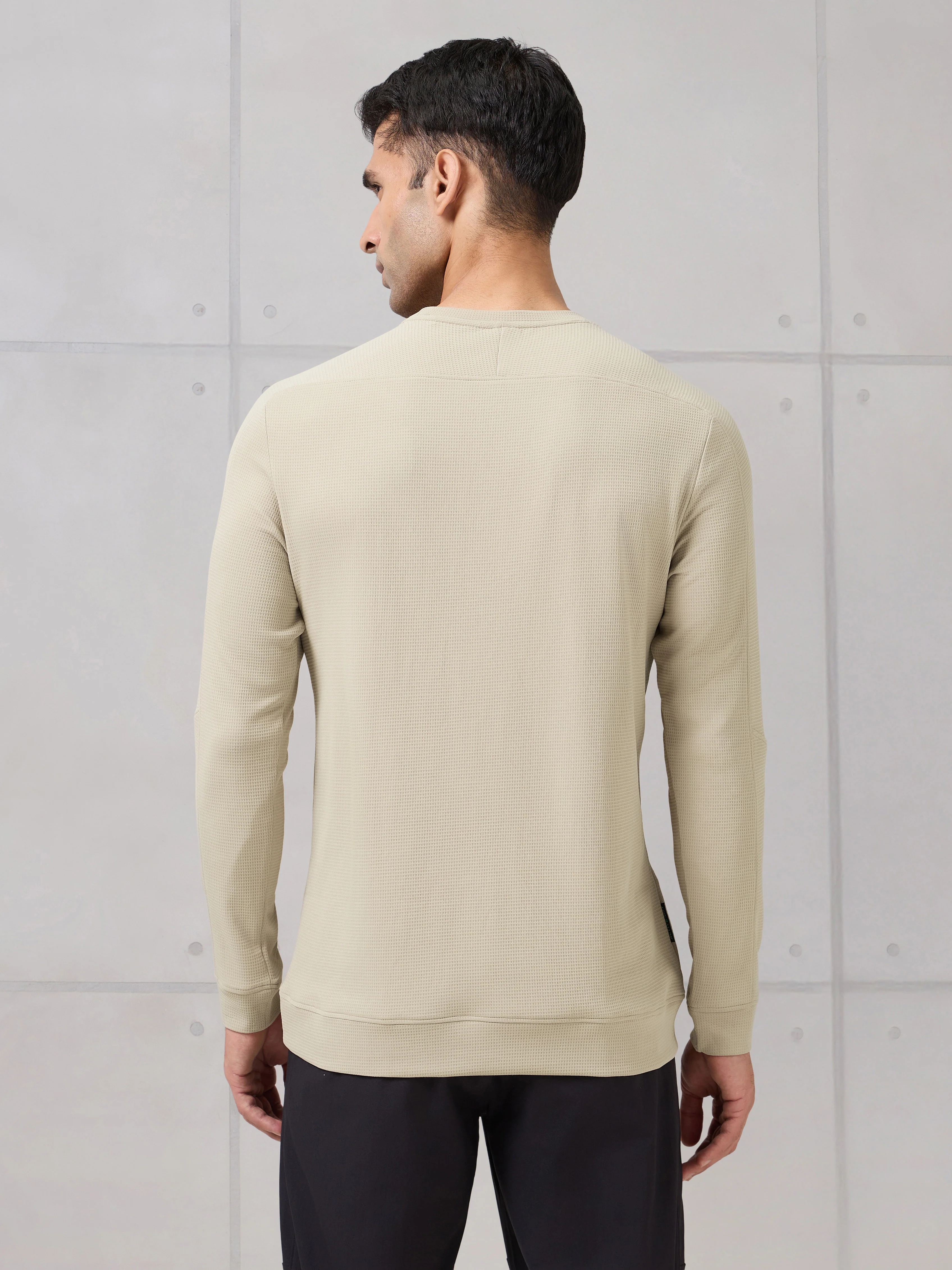 Men Round Neck Solid Active Out Slim Fit T-Shirt with TECHNOCOOL+ - Image 3