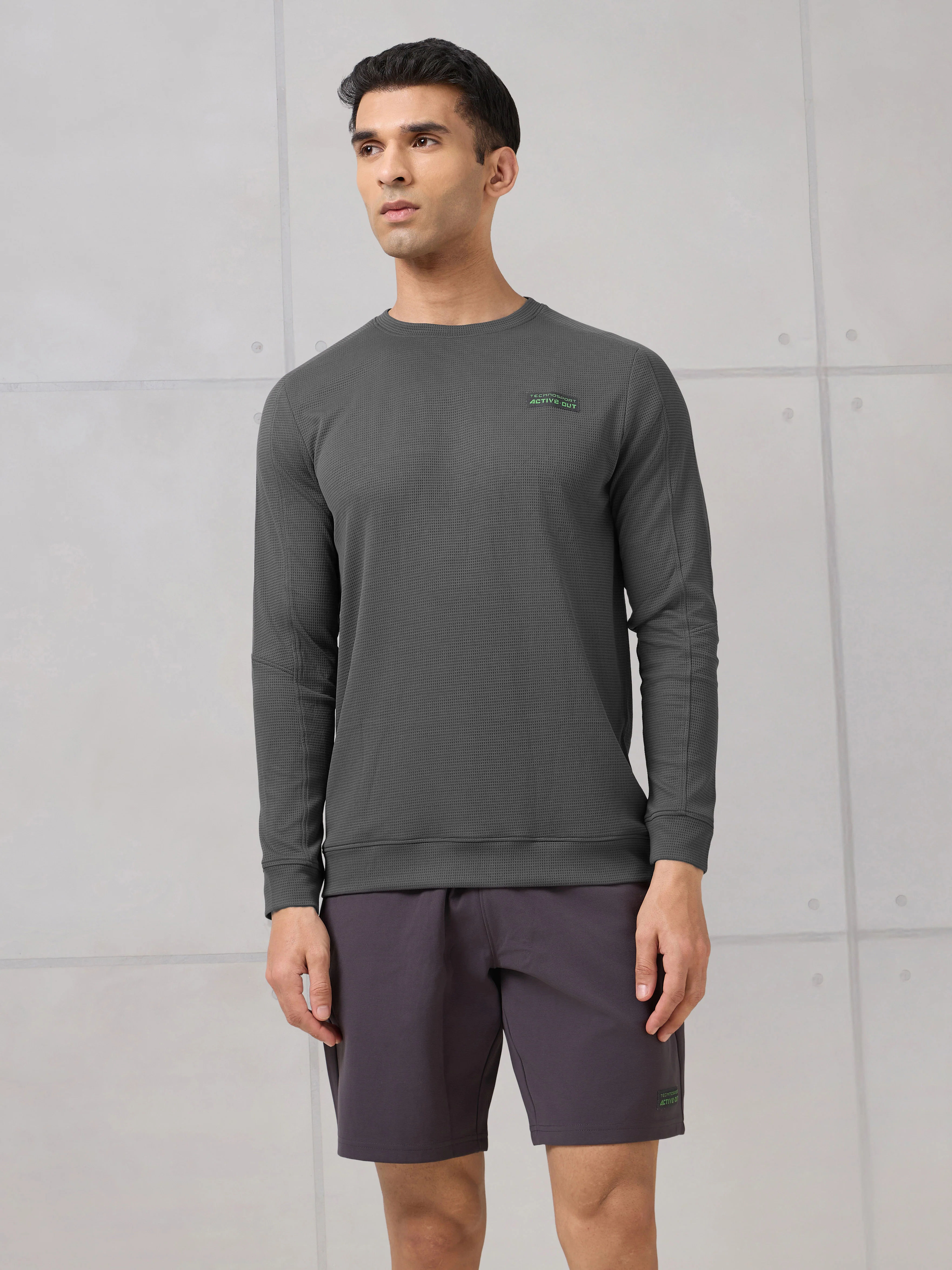 Men Round Neck Solid Active Out Slim Fit T-Shirt with TECHNOCOOL+ - Image 2