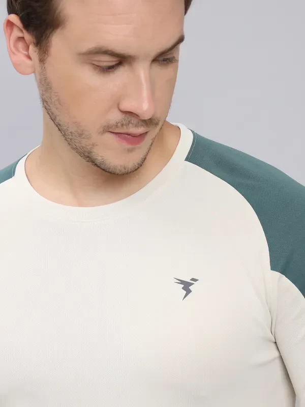 Men Colorblock Slim Fit Crew Neck T-shirt with TECHNO COOL+ - Image 5