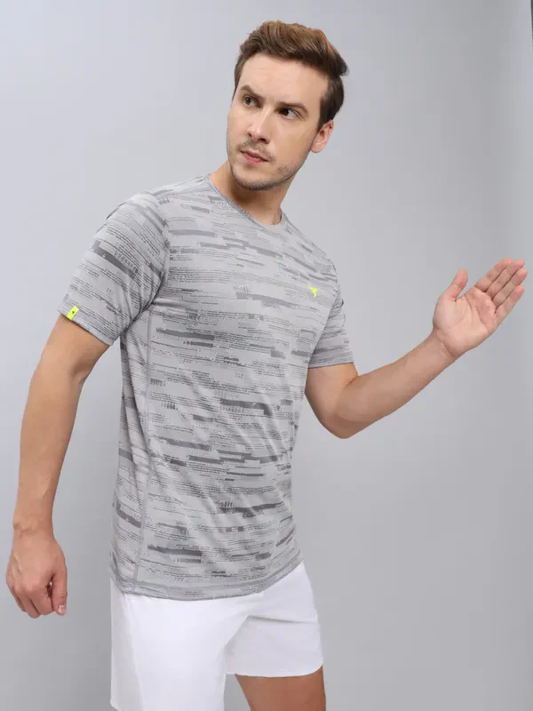 Men Jacquard Slim Fit Crew Neck T-shirt with DOUBLE COOL - Image 4