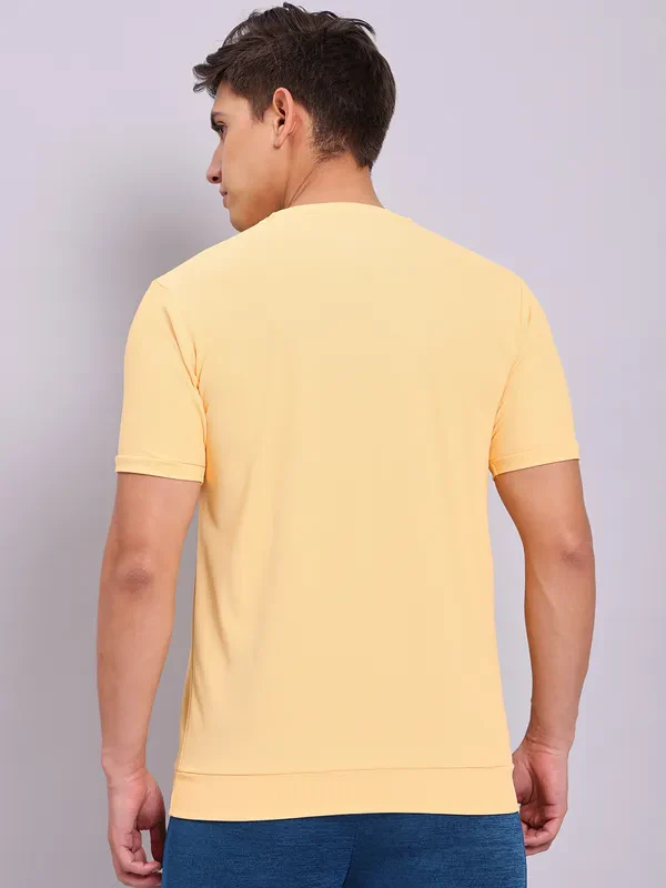 Men Solid Slim Fit Crew Neck T-shirt with MATPIQ - Image 3