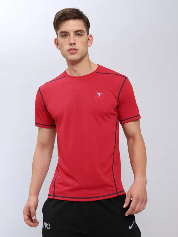 Men Solid Slim Fit Crew Neck T-shirt with TECHNO COOL+
