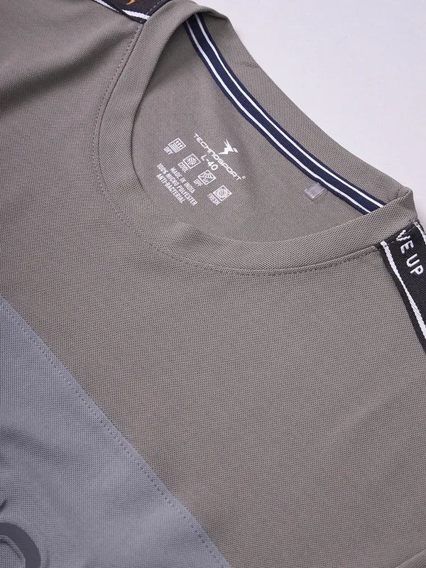 Men Colorblock Slim Fit Crew Neck T-shirt with MATPIQ - Image 10