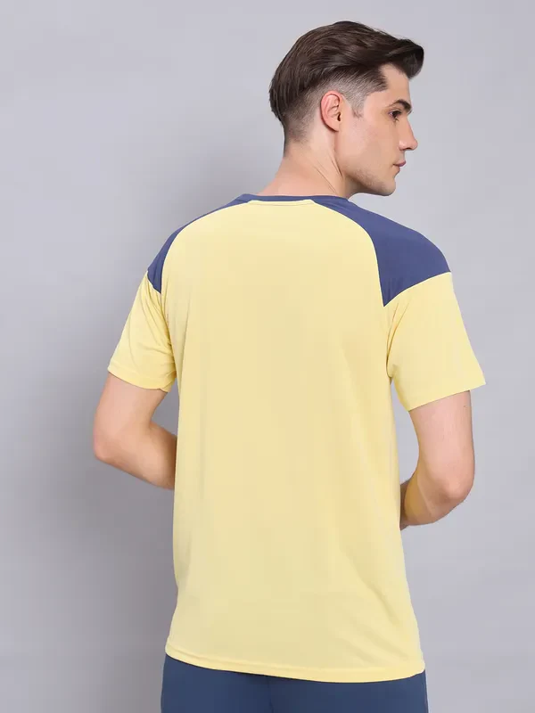 Men Colorblock Slim Fit Crew Neck T-shirt with TECHNO COOL+ - Image 3