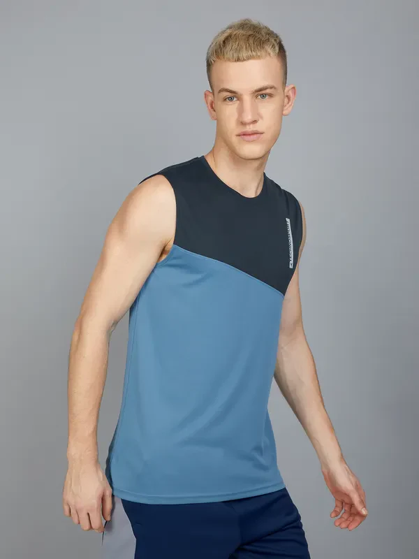 Men Colorblock Slim Fit Crew Neck Innerwear Vest with TECHNO COOL+ - Image 3