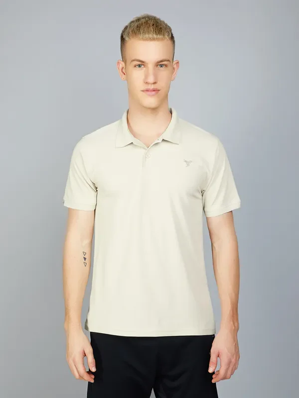 Men Solid Slim Fit Polo T-shirt with MATPIQ
