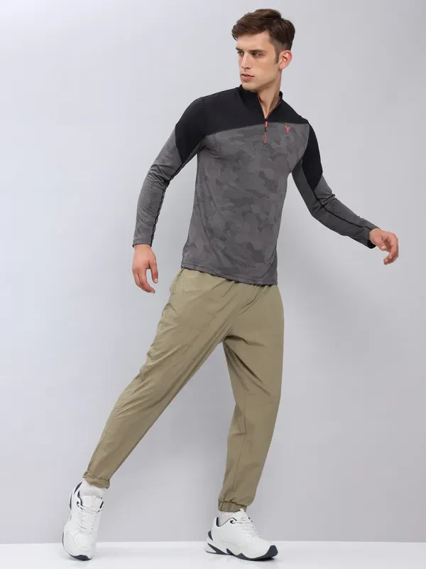 Men Jacquard Slim Fit Mock Neck T-shirt with TECHNO COOL+ - Image 2