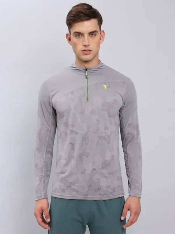Men Jacquard Slim Fit Mock Neck T-shirt with TECHNO COOL+ - Image 3