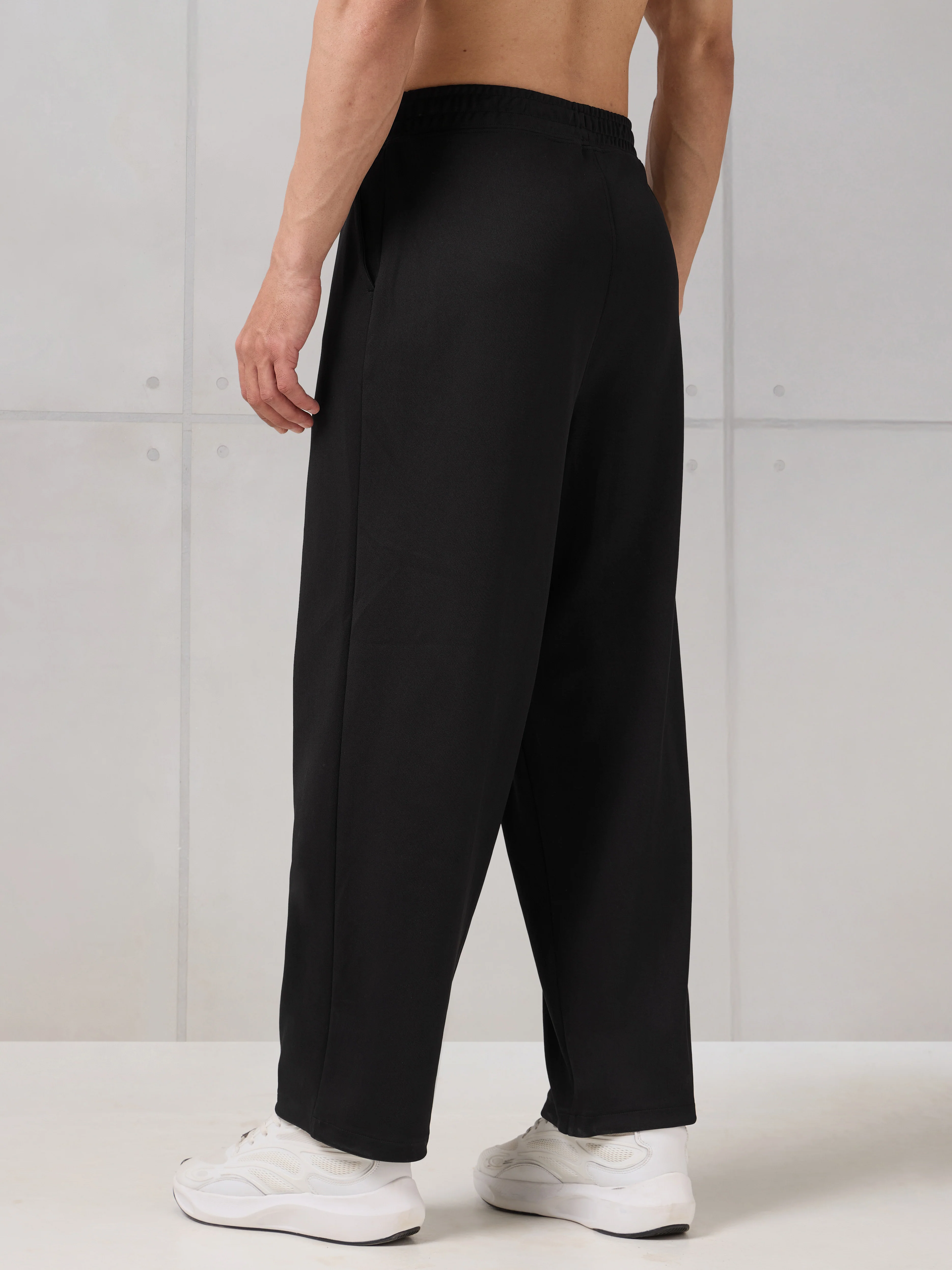 Men Baggy Fit Active Out Trackpants with ELASTOPLUS - Image 3