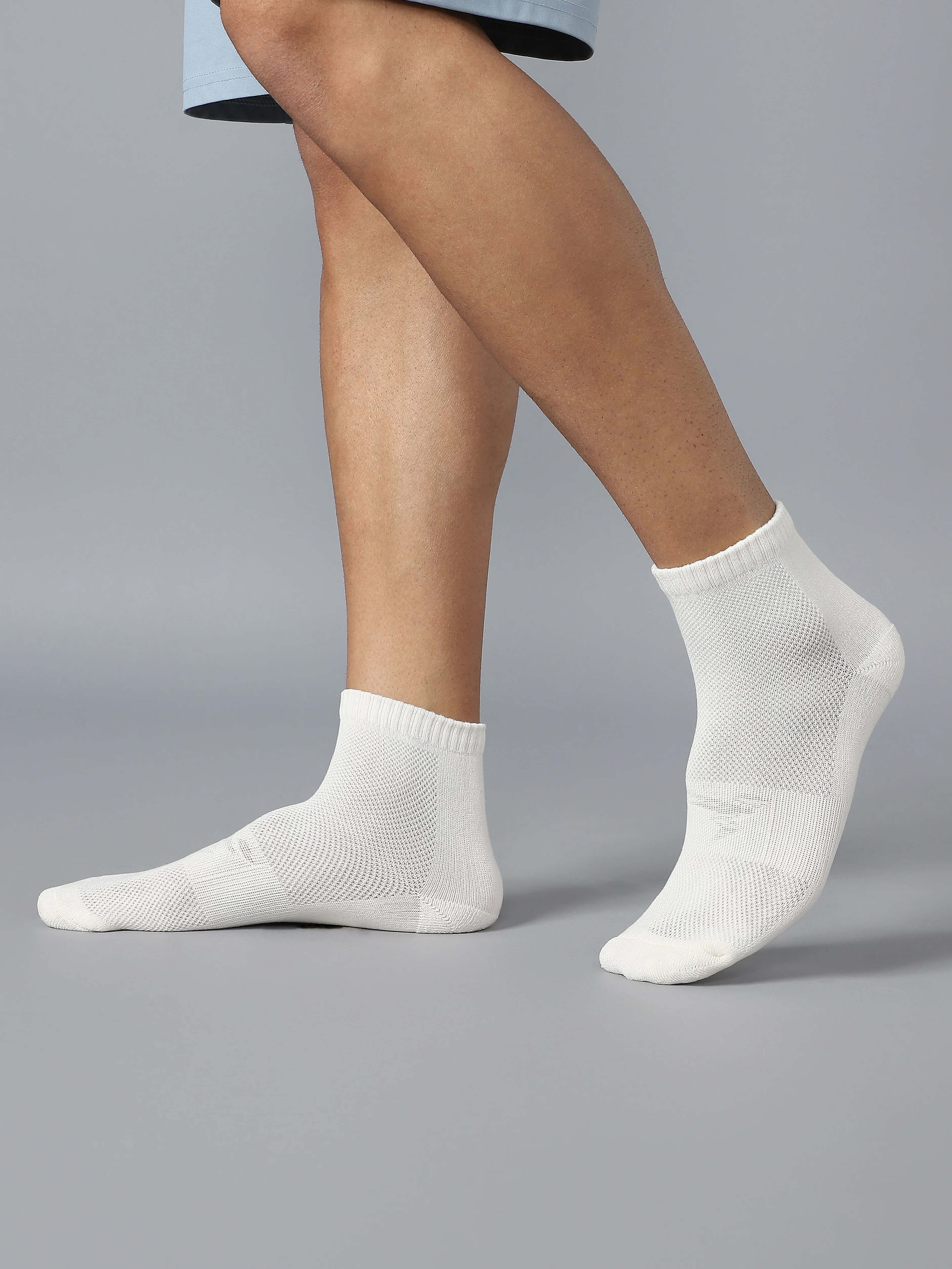 Men Solid Pack of 3 Socks with VENTMESH - Image 2