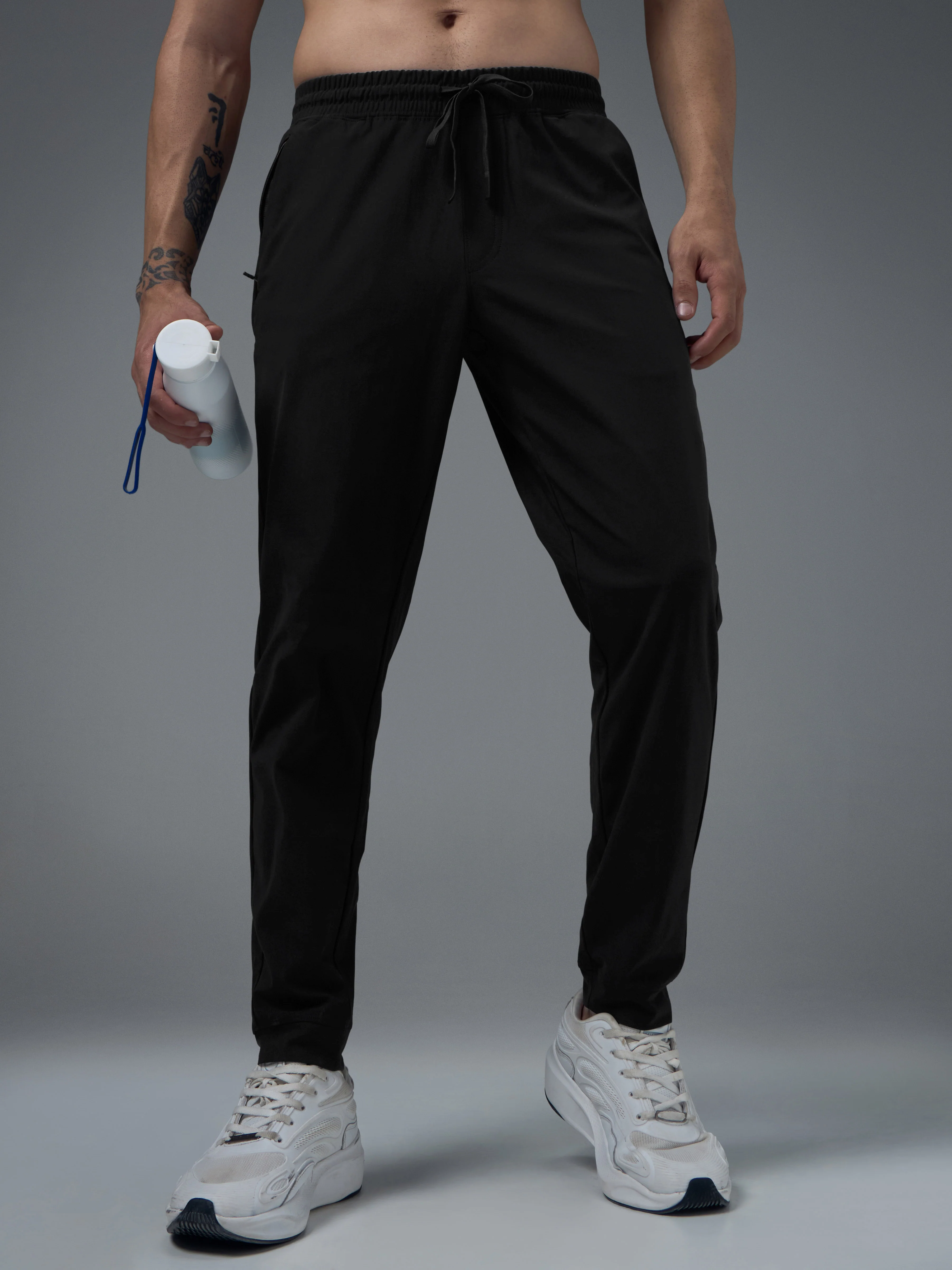 Men Solid Regular Fit Joggers Pants with DURACOOL+