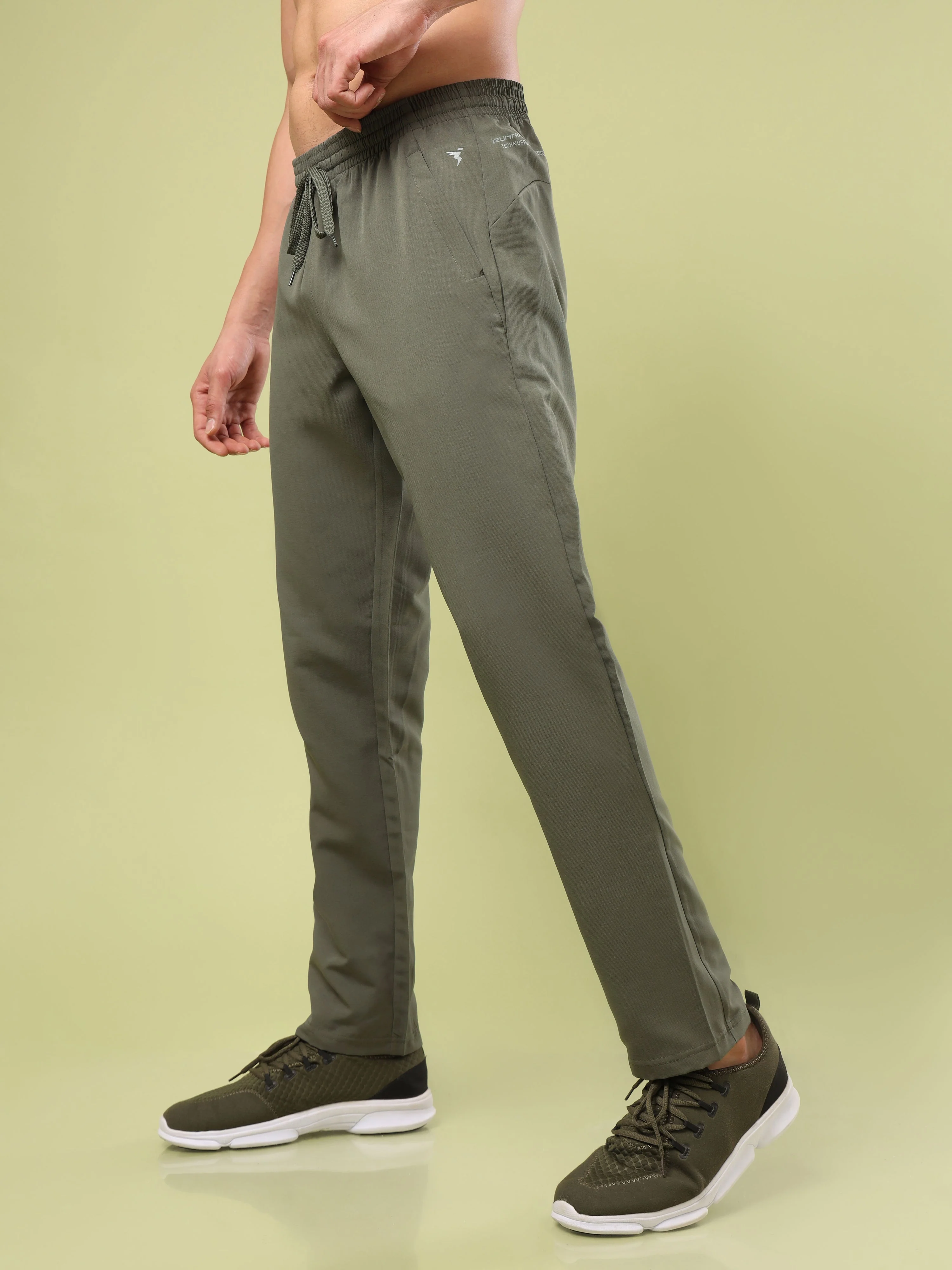 Men Solid Relax Fit Sports Trackpants with TECHNO LITE - Image 4