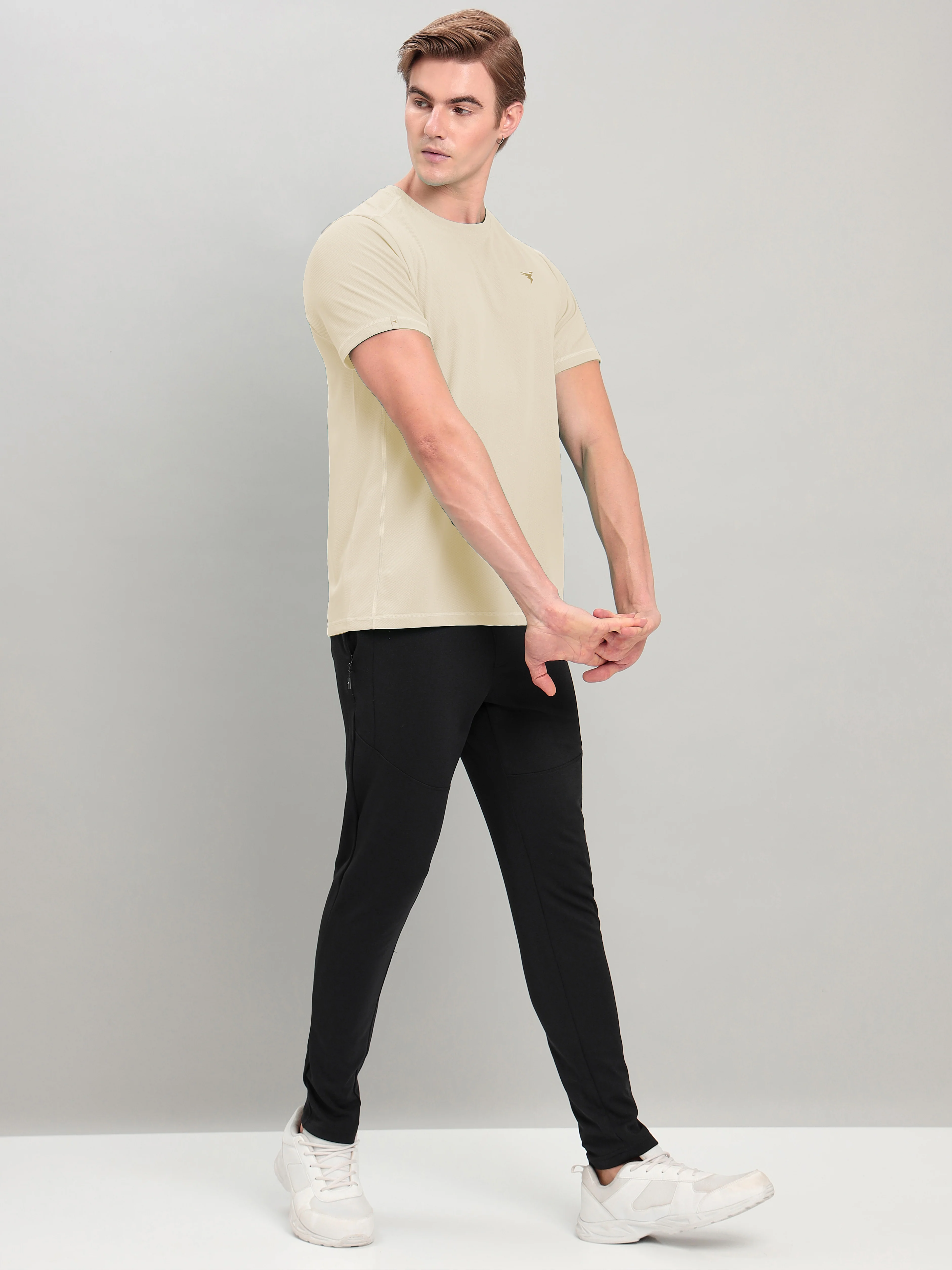 Men Solid Slim Fit Crew Neck T-shirt with TECHNO COOL+ - Image 5