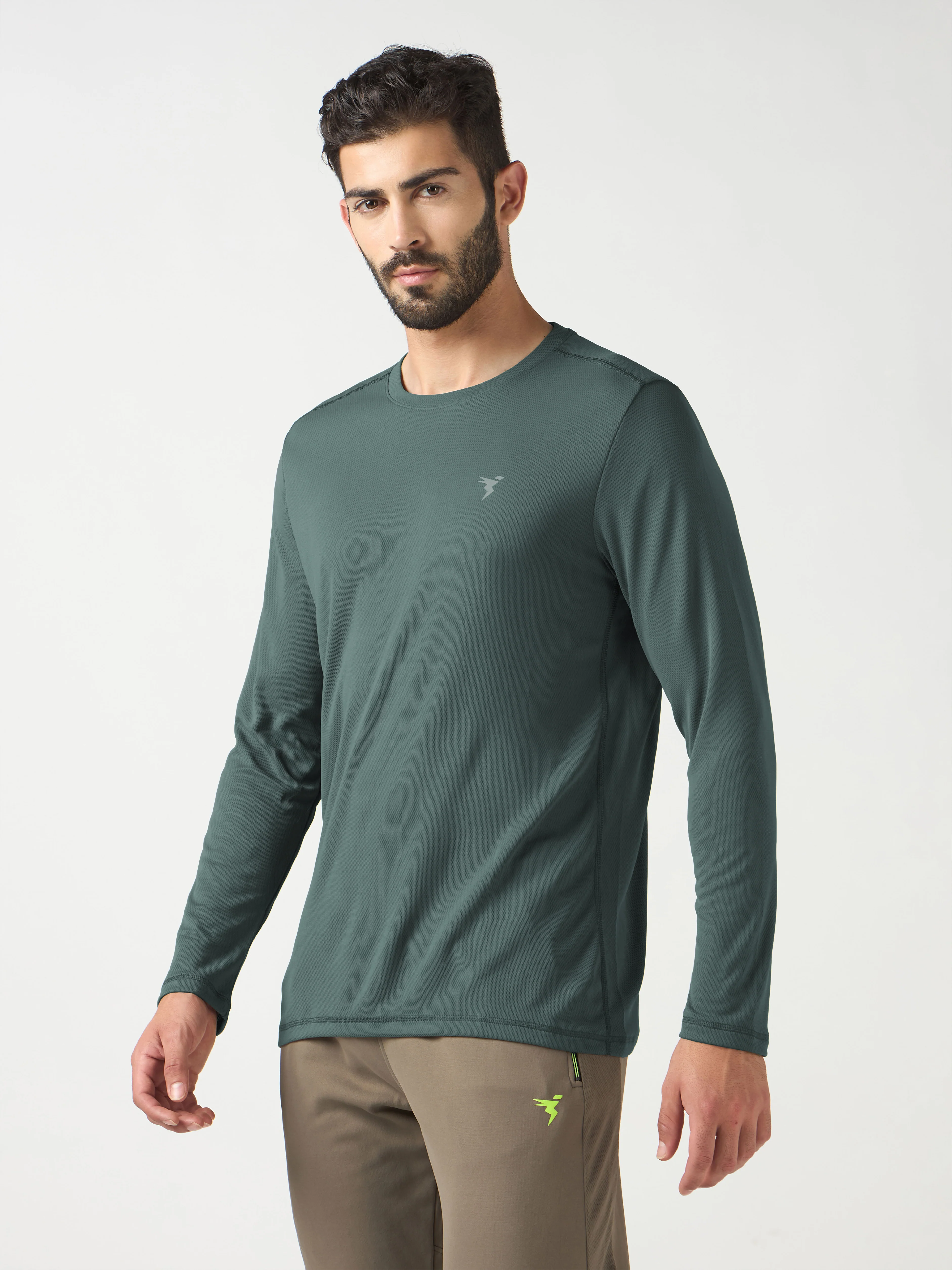Men Solid Slim Fit Crew Neck T-shirt with TECHNO COOL+ - Image 3