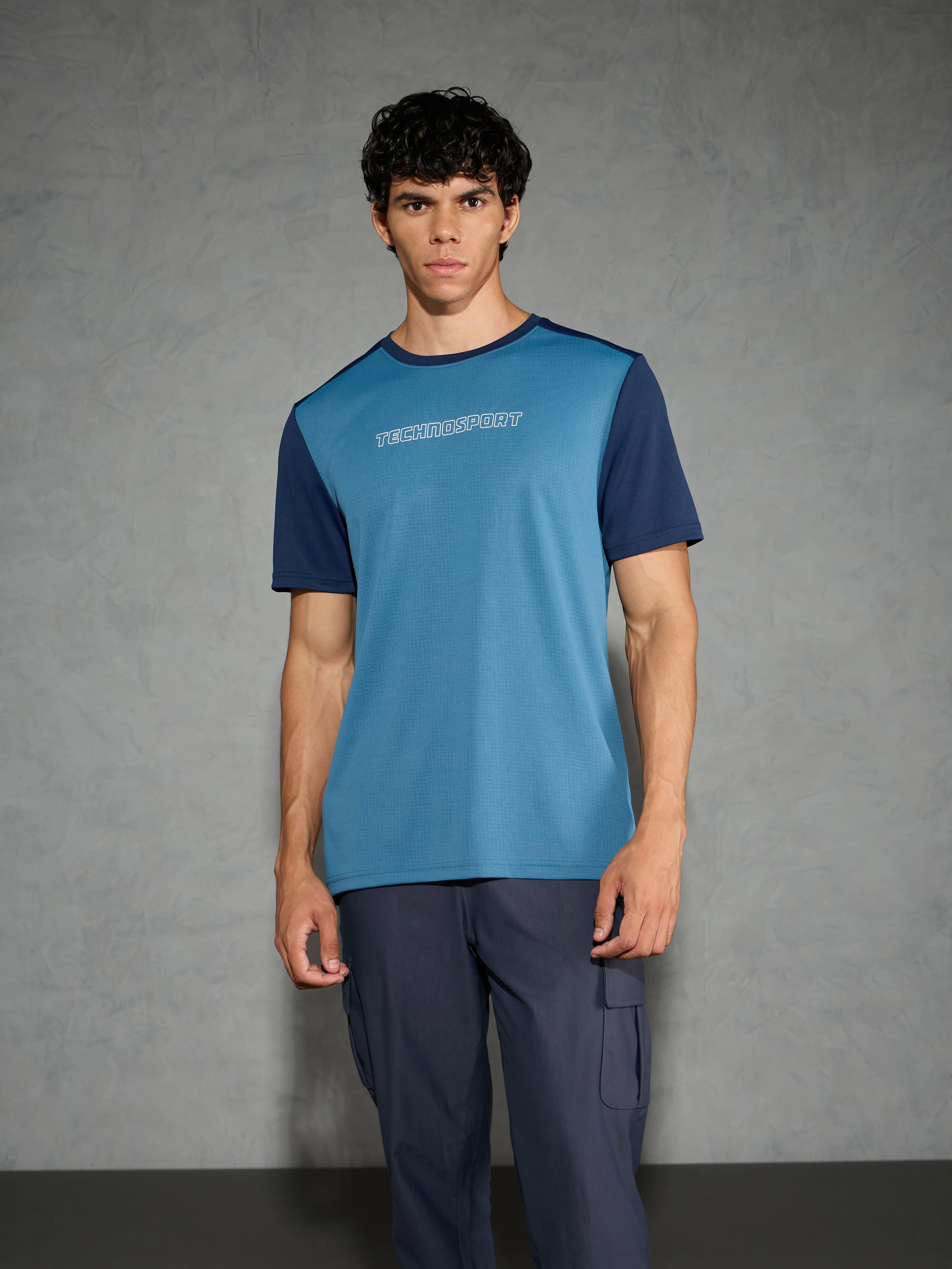 Men Colorblock Slim Fit Crew Neck T-shirt with TECHNO COOL+ - Image 2