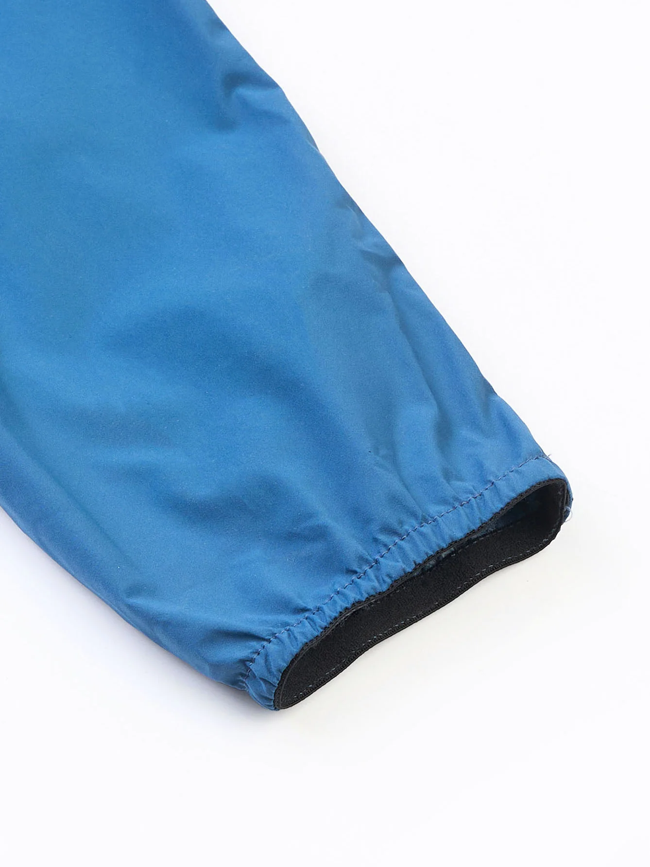Men Solid Slim Fit Hooded Wrinkle Free Raincoat - Image 10