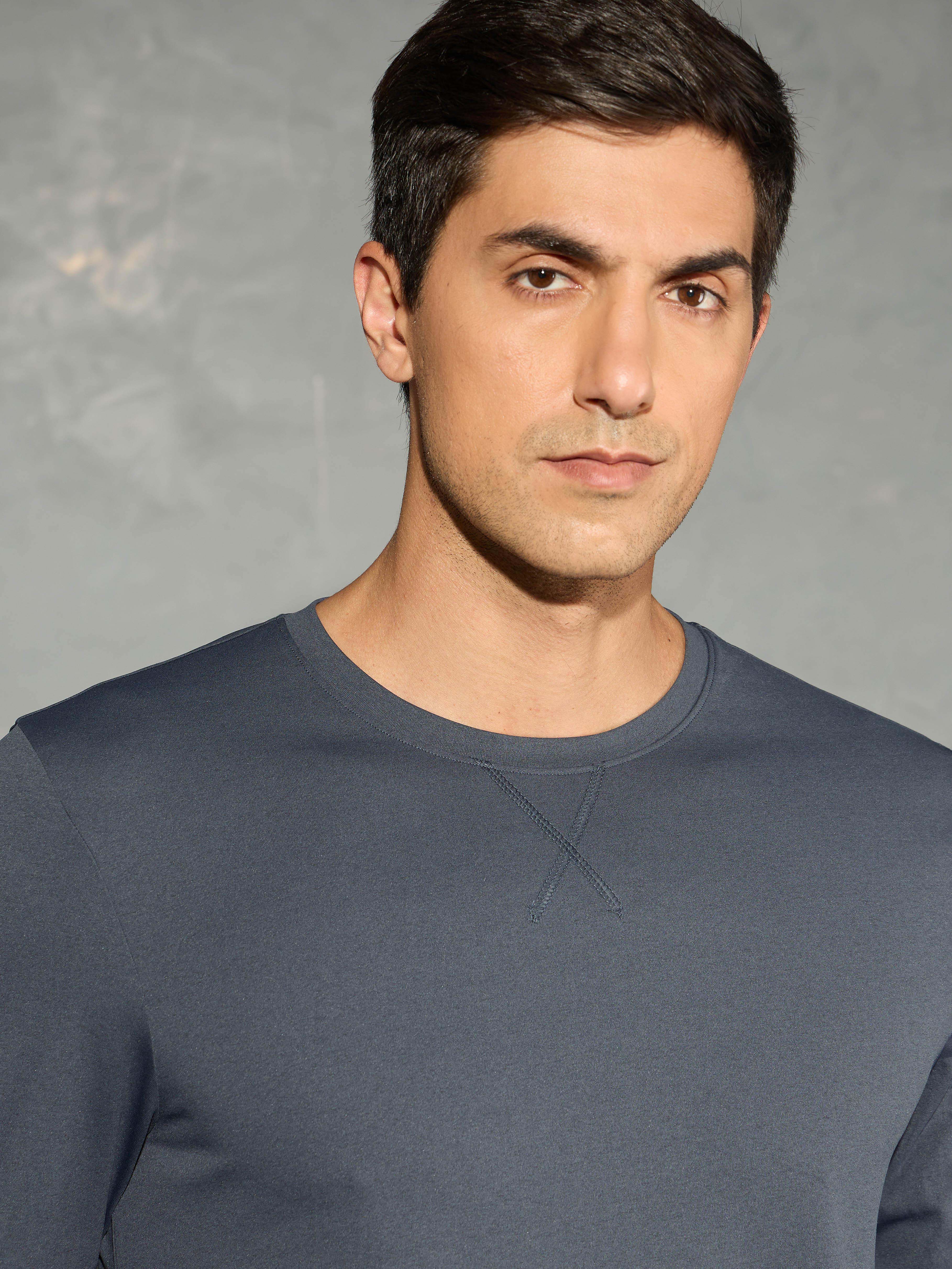 Men Solid Slim Fit Round Neck Sports T-shirt with COTFLEX - Image 5