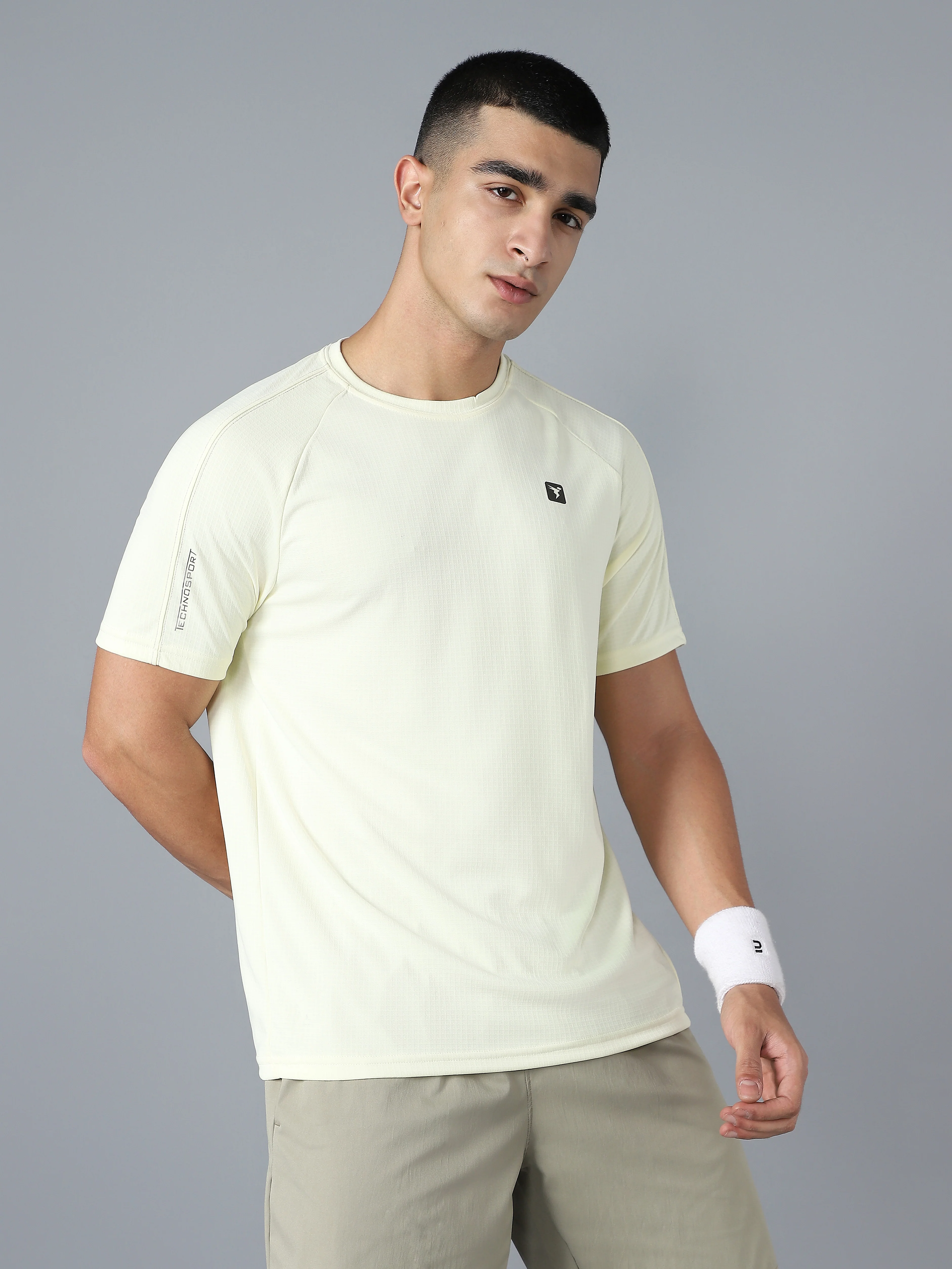 Men Solid Slim Fit Round Neck Sports T-shirt with TECHNOCOOL+ - Image 4