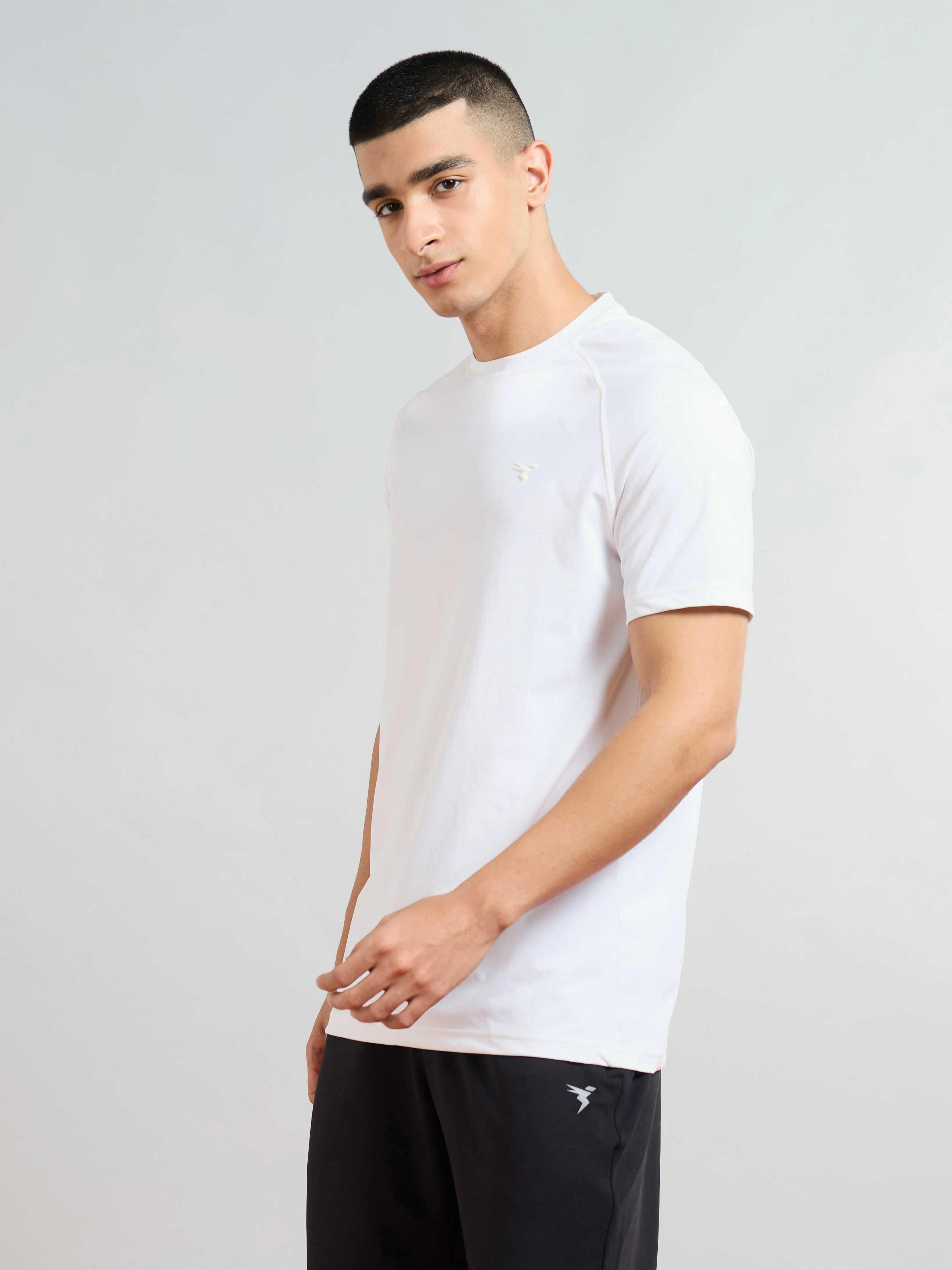 Men Solid Slim Fit Round Neck T-shirt with COTFLEX - Image 4