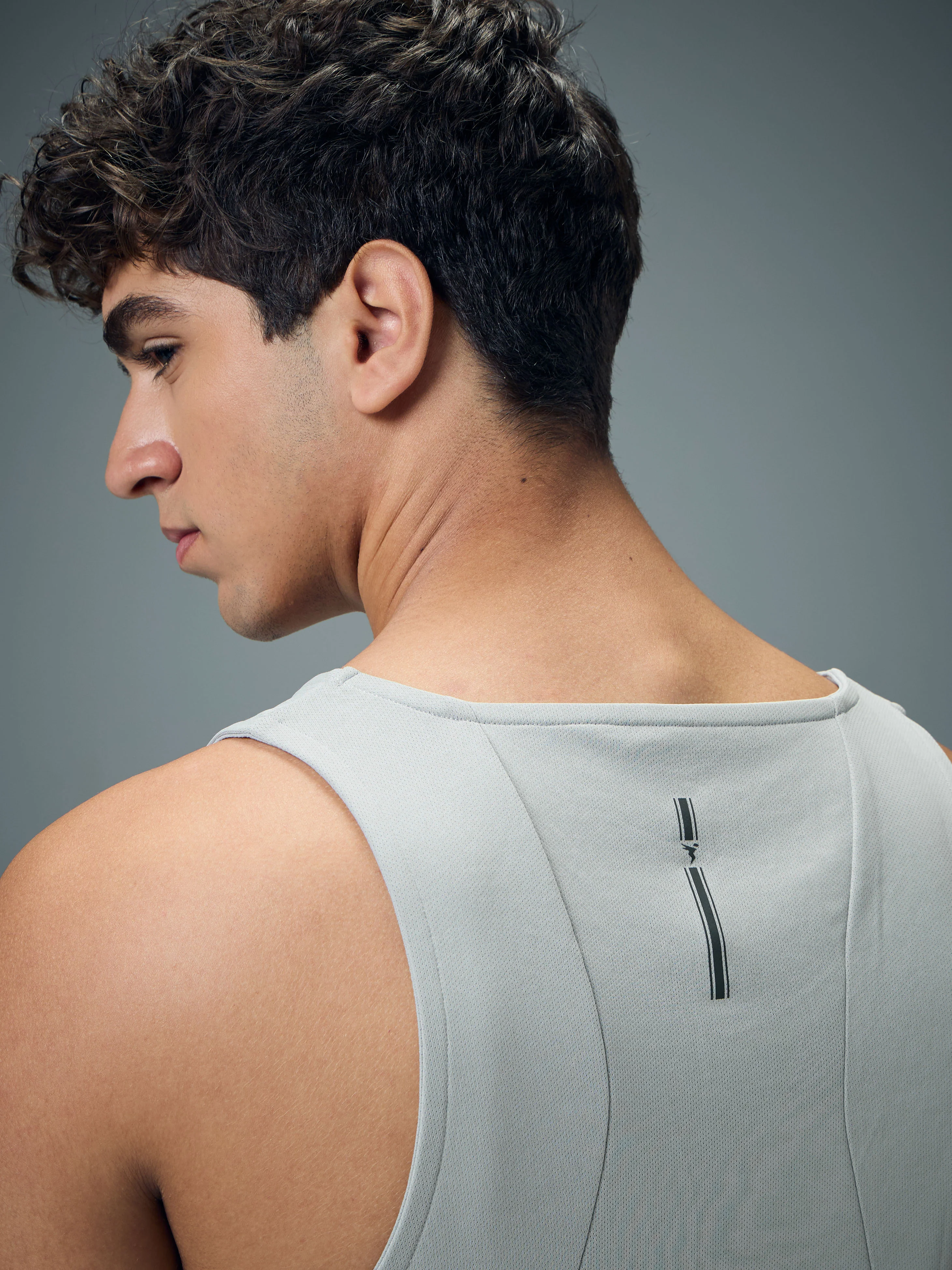 Men Solid Slim Fit Scoop Neck Sports Innerwear Vest with TECHNO COOL+ - Image 6