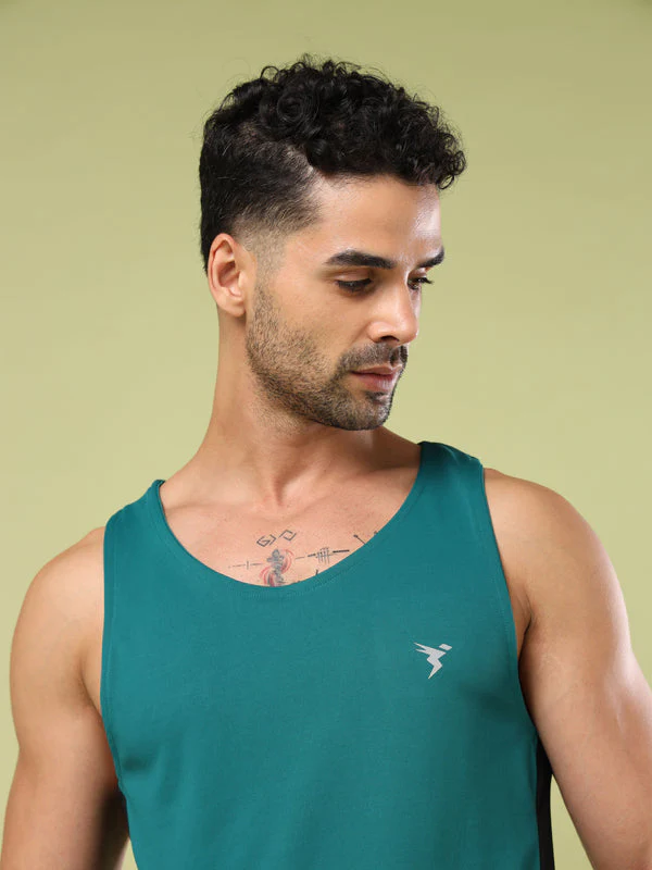 Men Solid Slim Fit Scoop Neck Sports Innerwear Vest with TECHNO COOL+ - Image 5