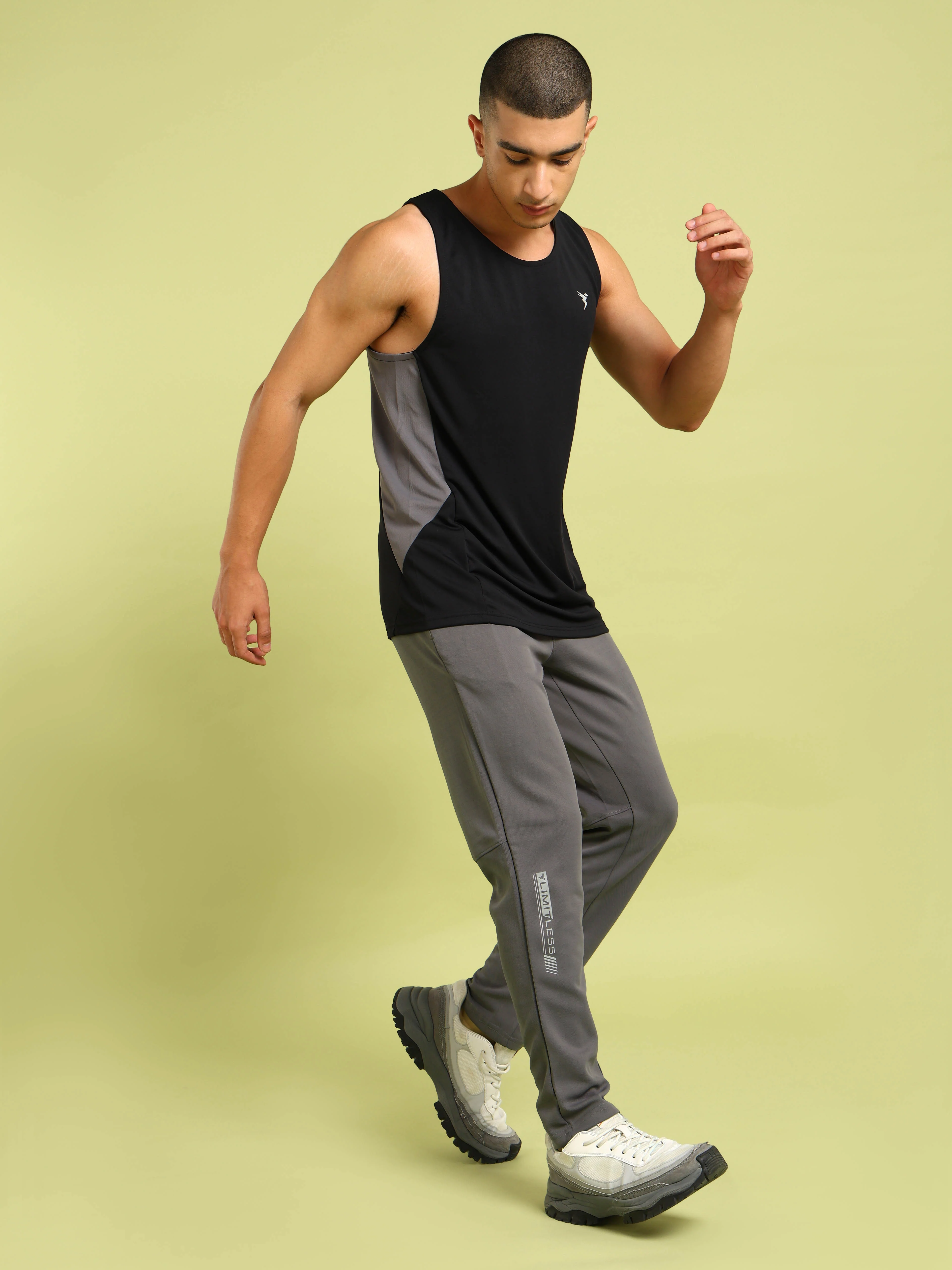 Men Solid Slim Fit Scoop Neck Sports Innerwear Vest with TECHNO COOL+ - Image 6