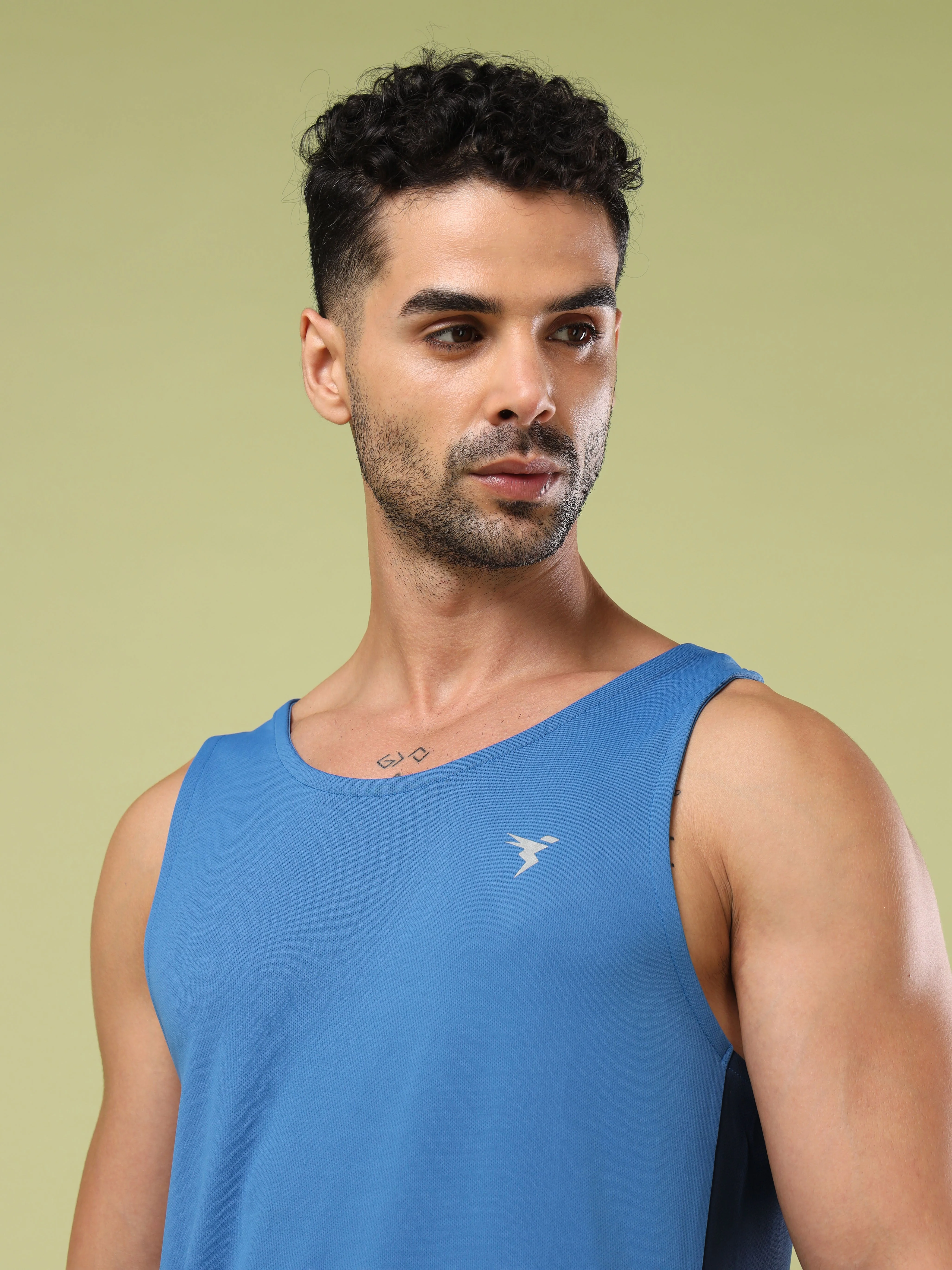 Men Solid Slim Fit Scoop Neck Sports Innerwear Vest with TECHNO COOL+ - Image 5