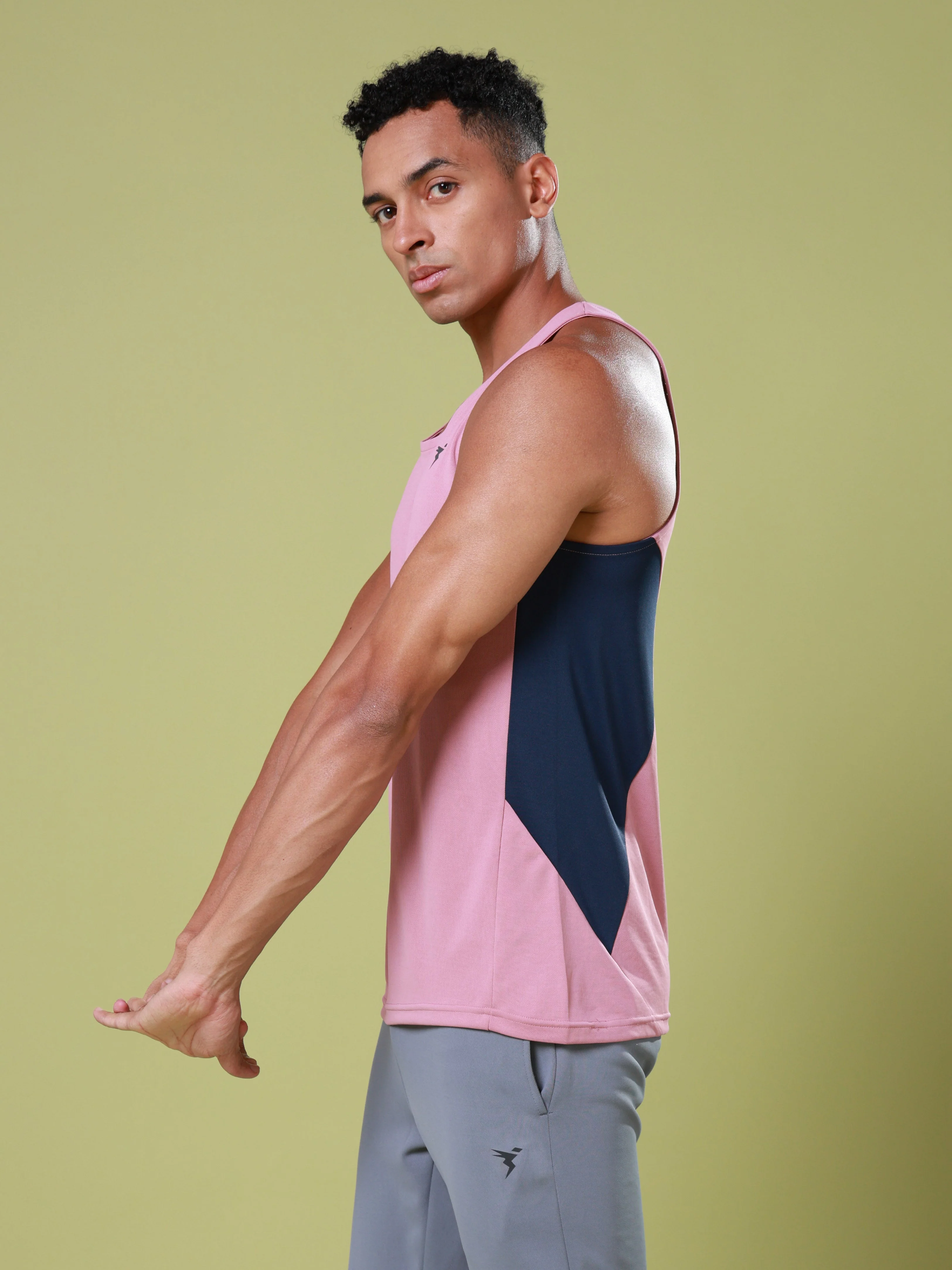 Men Solid Slim Fit Scoop Neck Sports Innerwear Vest with TECHNO COOL+ - Image 3