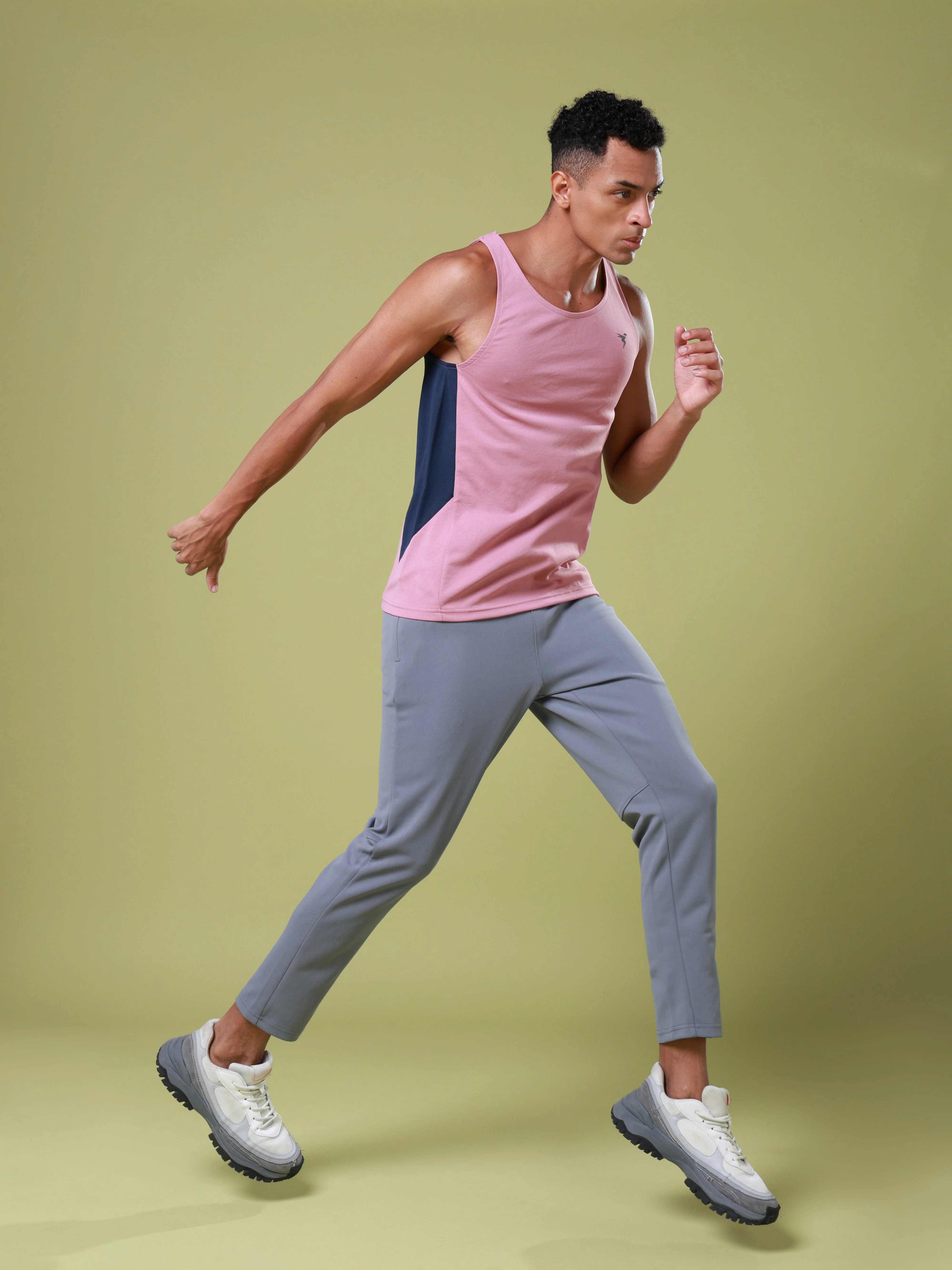 Men Solid Slim Fit Scoop Neck Sports Innerwear Vest with TECHNO COOL+ - Image 4