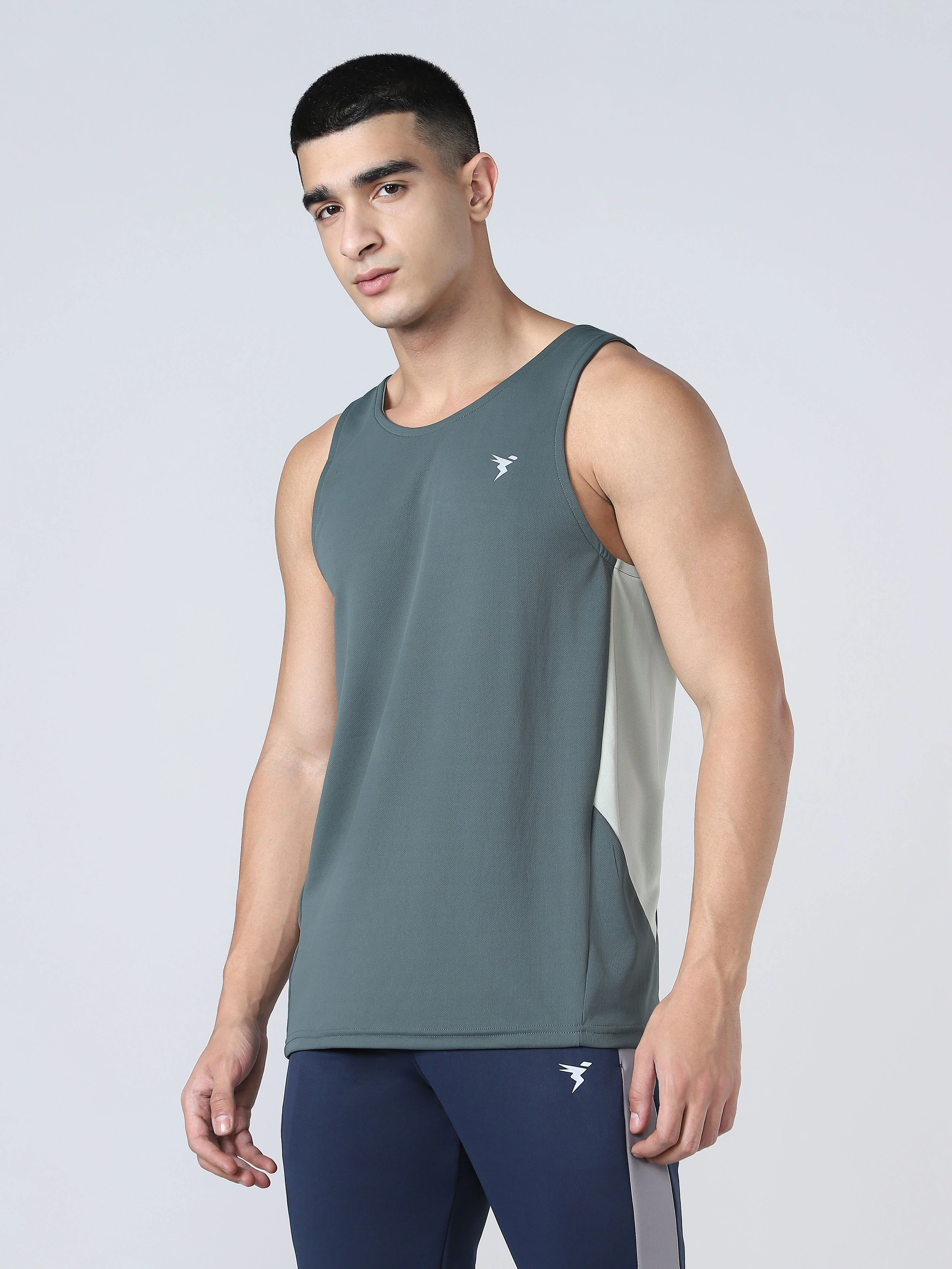 Men Solid Slim Fit Scoop Neck Sports Innerwear Vest with TECHNO COOL+ - Image 2