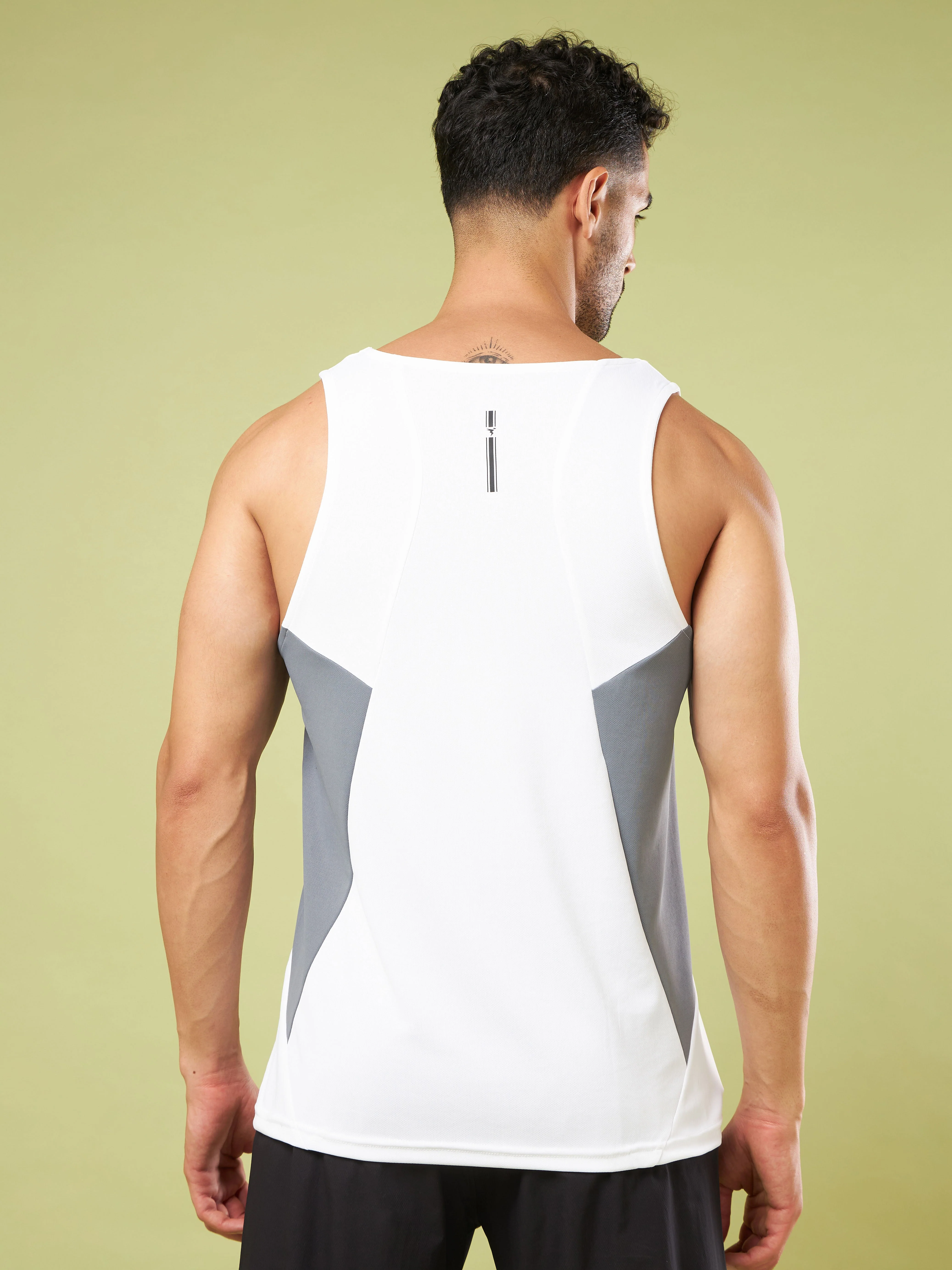 Men Solid Slim Fit Scoop Neck Sports Innerwear Vest with TECHNO COOL+ - Image 3