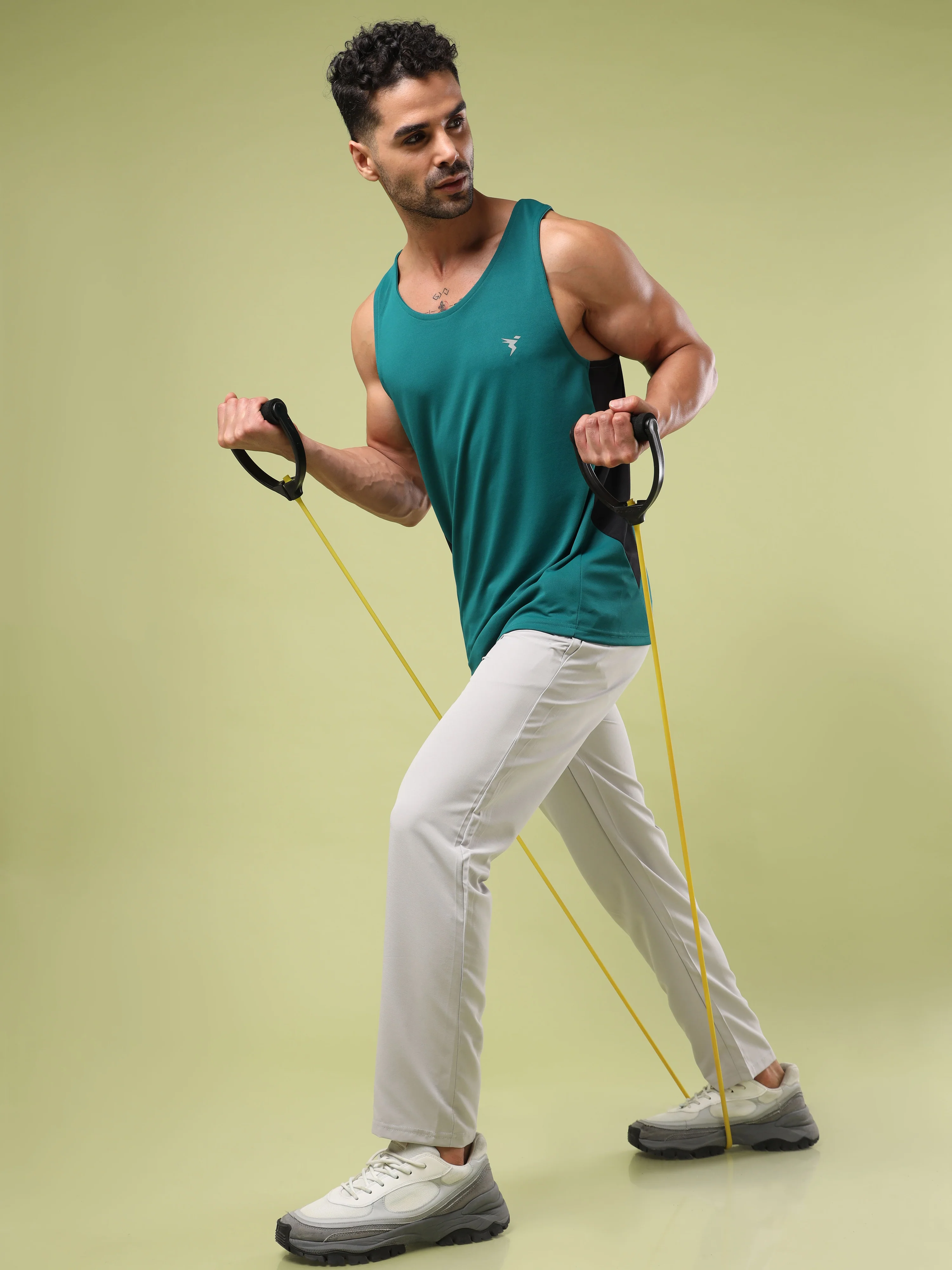 Men Solid Slim Fit Scoop Neck Sports Innerwear Vest with TECHNO COOL+ (Pack of 2) - Image 5