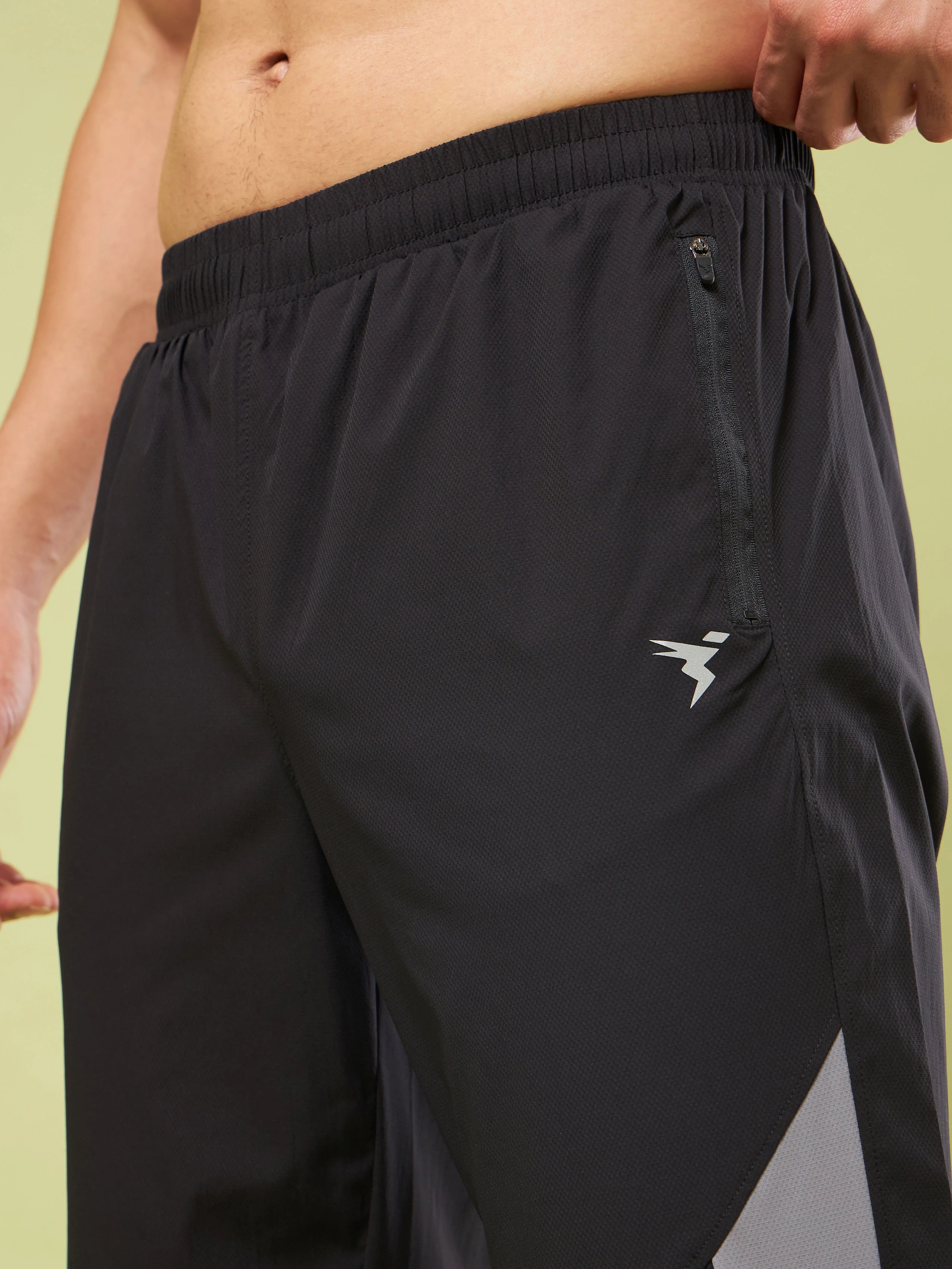 Men Solid Slim Fit Sports Joggers with TECHNOLITE - Image 5