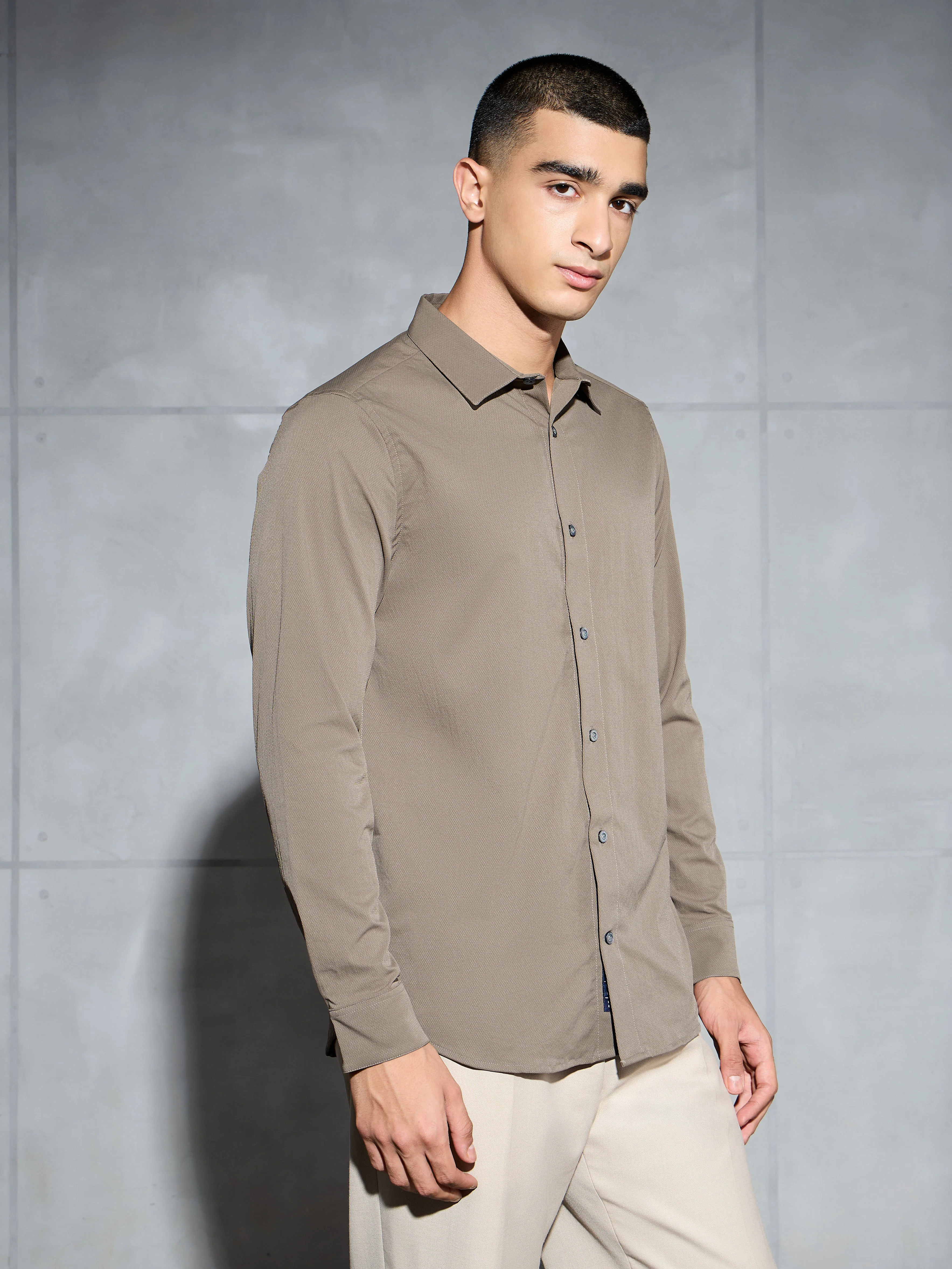 Men Solid Slim Fit Spread Collar Shirt with TS LYTRA - Image 4
