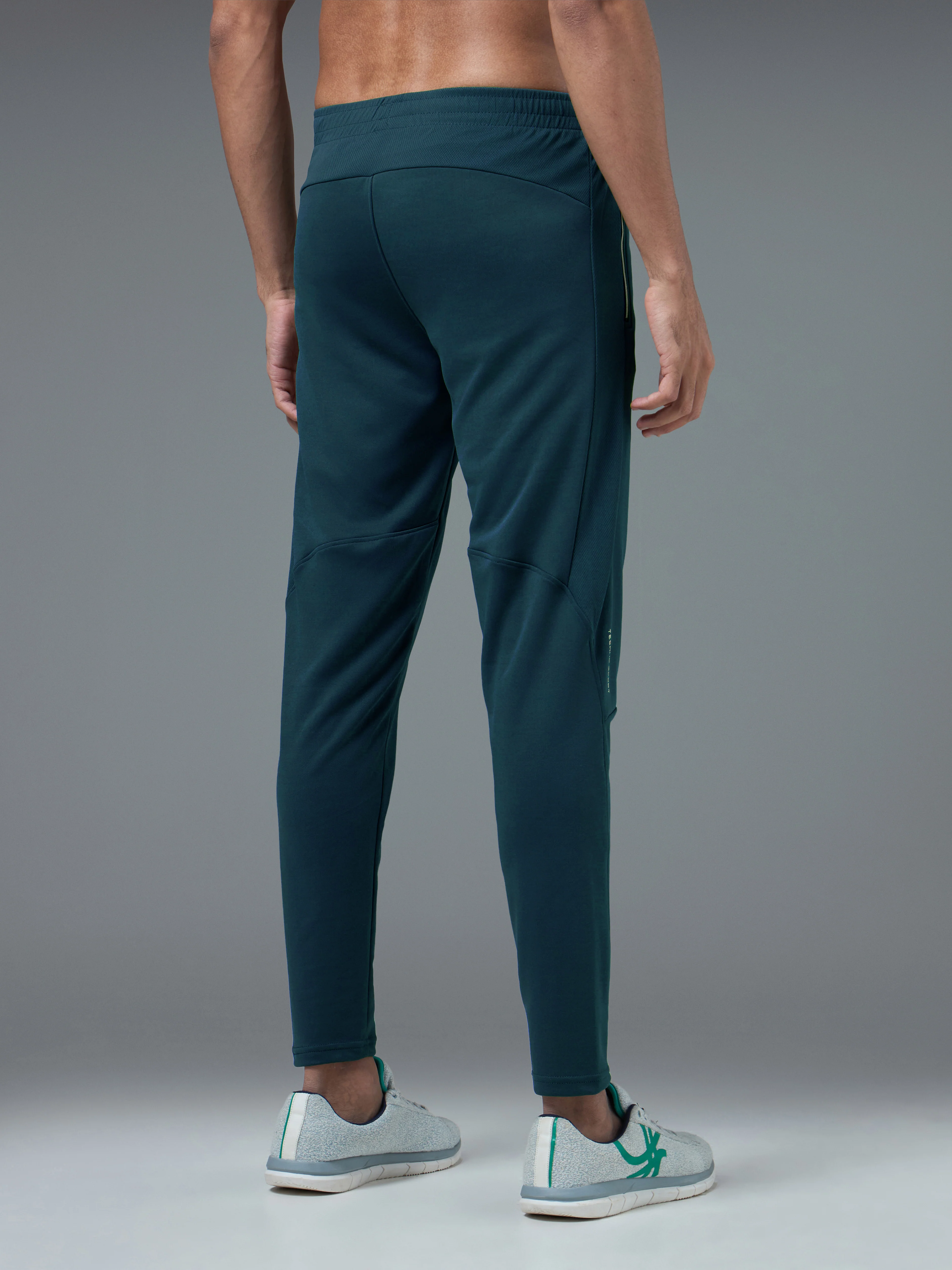 Men Solid Slim Fit Trackpants with TECHNO DRY - Image 3