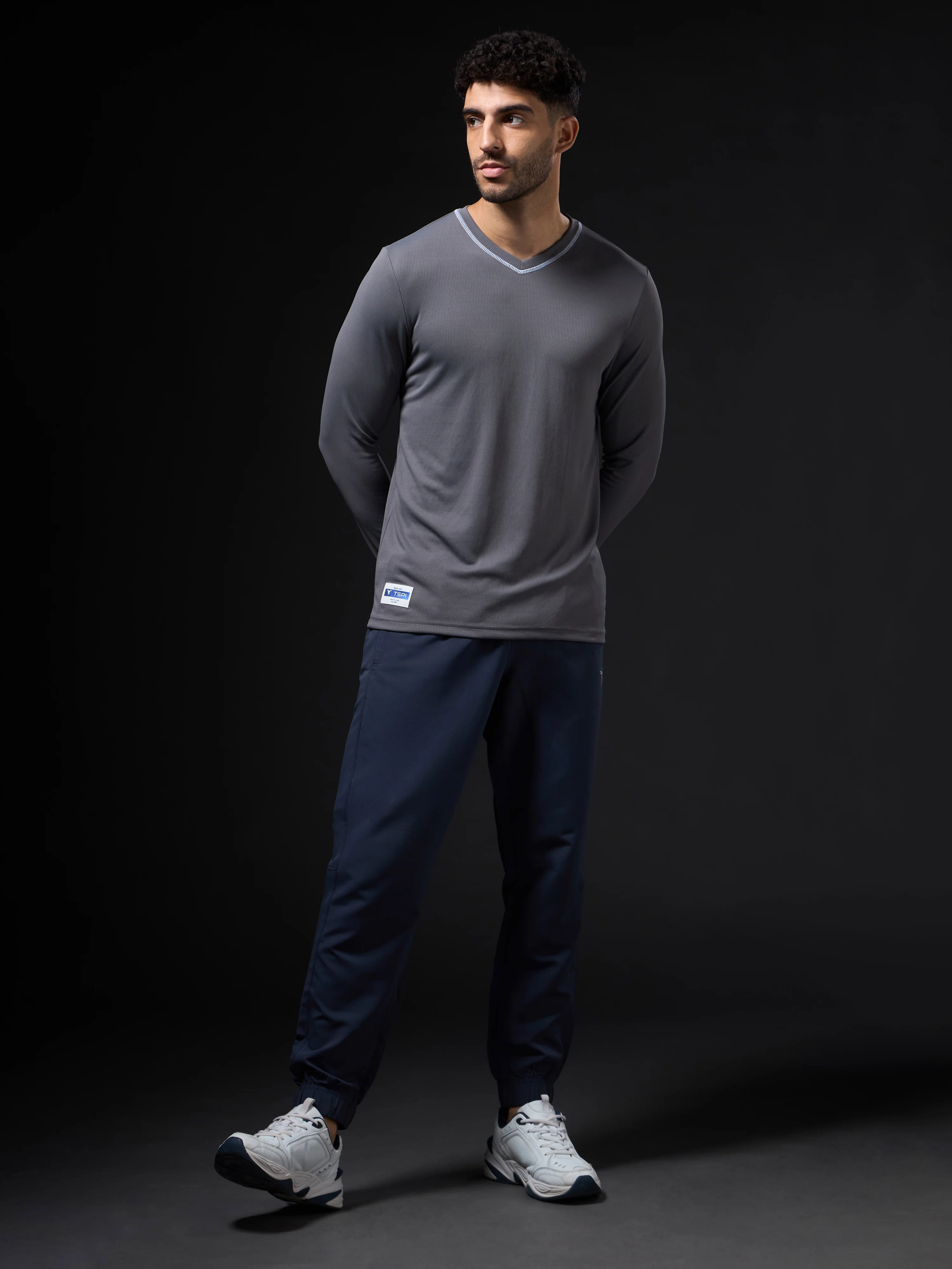 Men Solid Slim Fit V Neck Sports T-shirt with TECHNOCOOL+ - Image 5