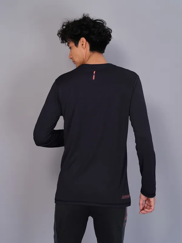 Men Solid Slim Fit Crew Neck T-shirt with TECHNO COOL - Image 2
